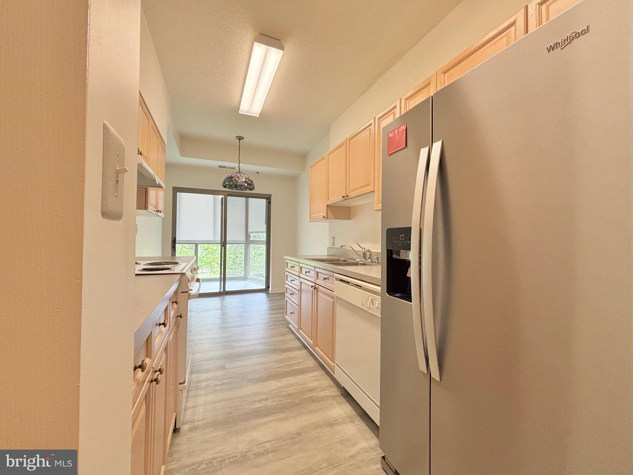 LEISURE WORLD - Residential