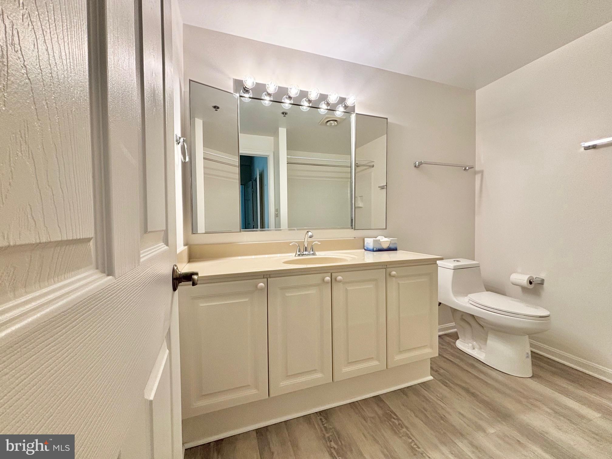 LEISURE WORLD - Residential