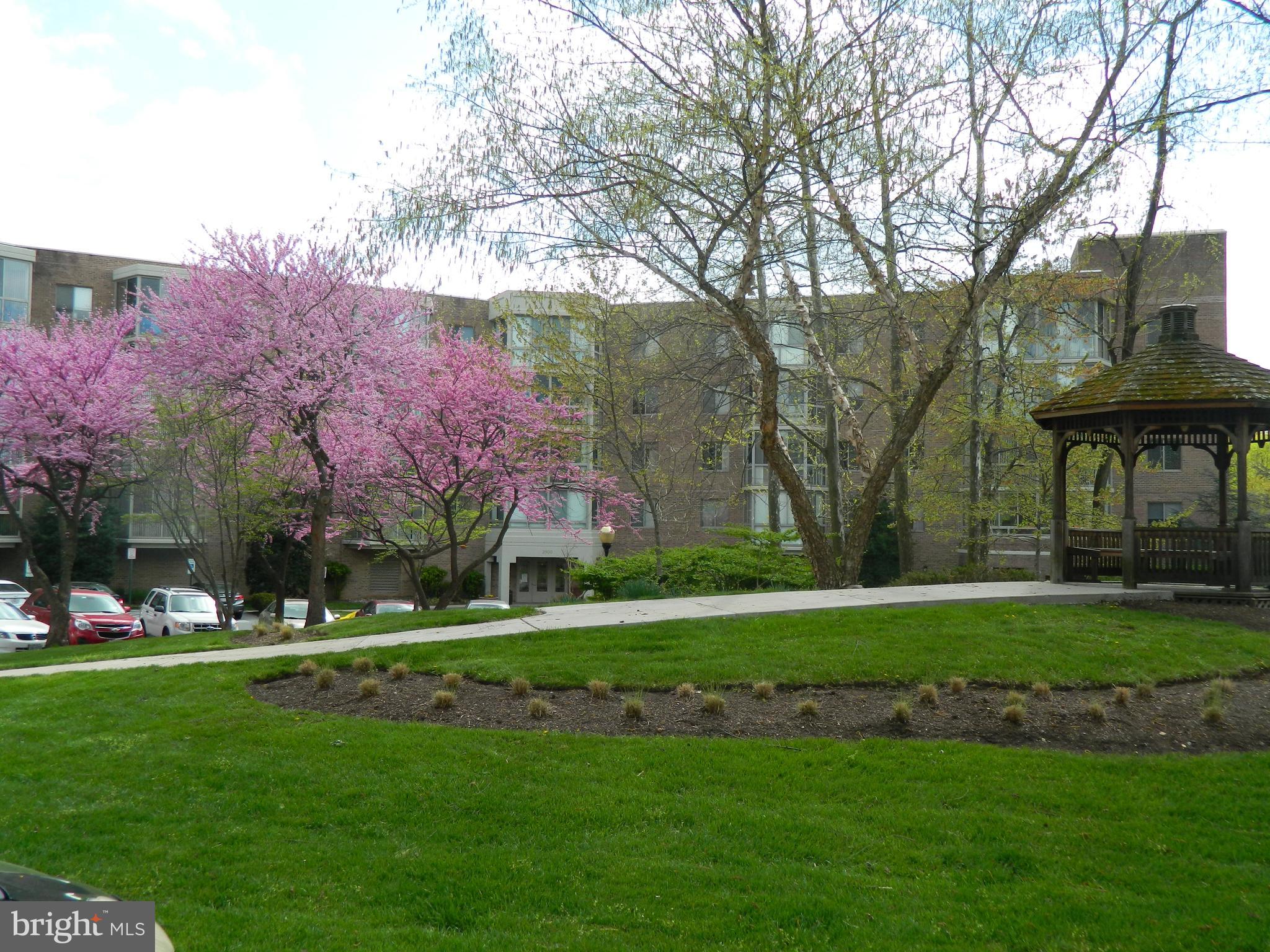 LEISURE WORLD - Residential