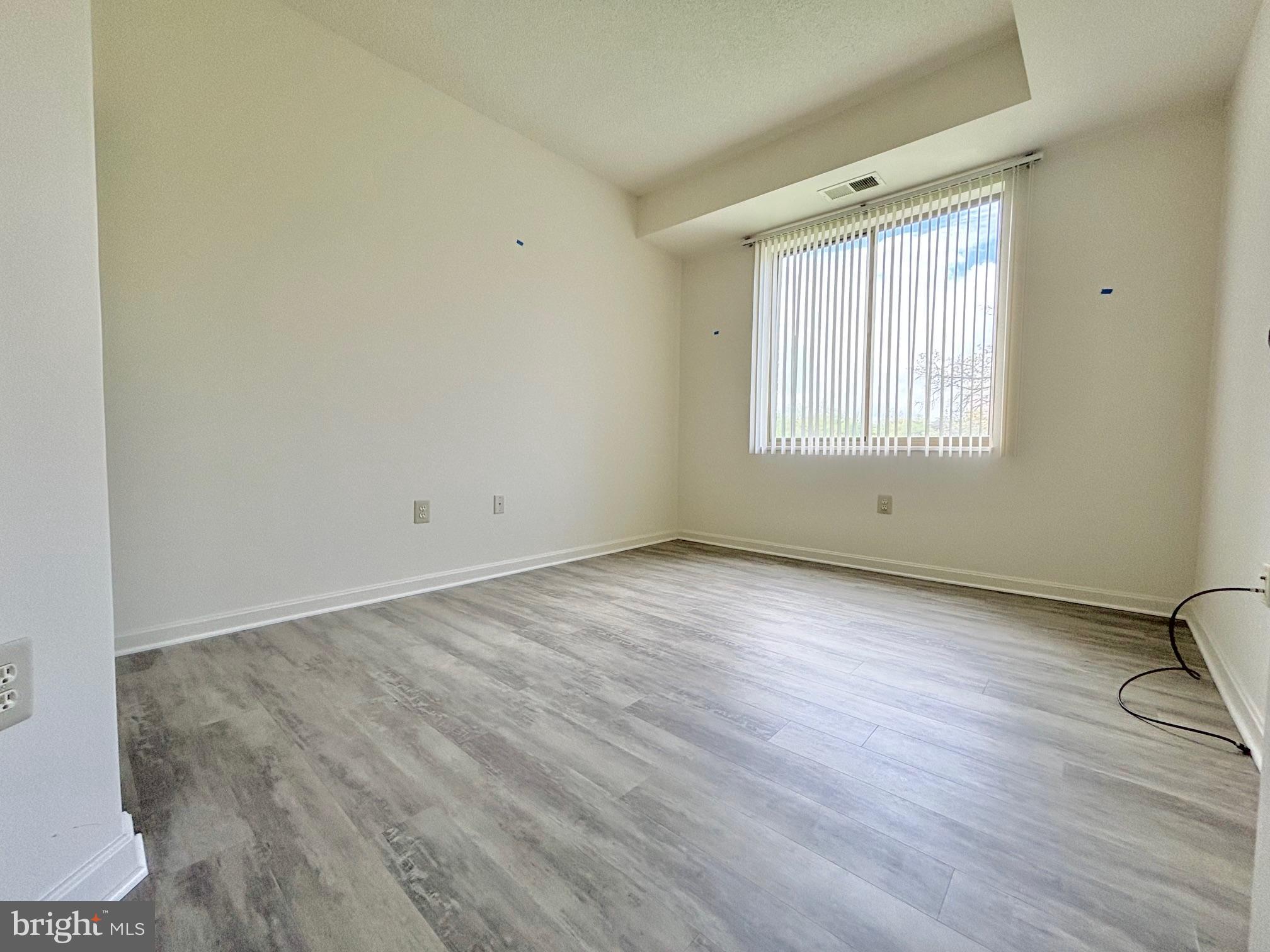 LEISURE WORLD - Residential