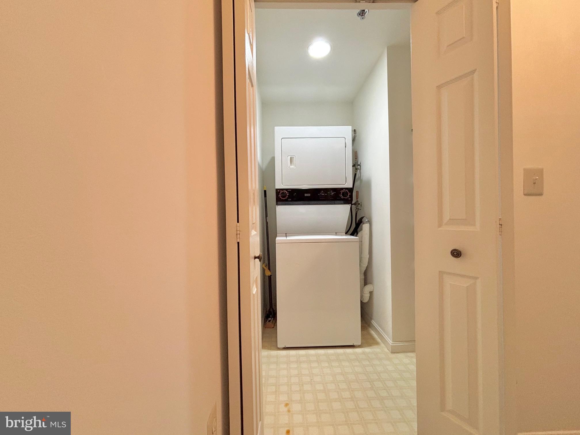 LEISURE WORLD - Residential