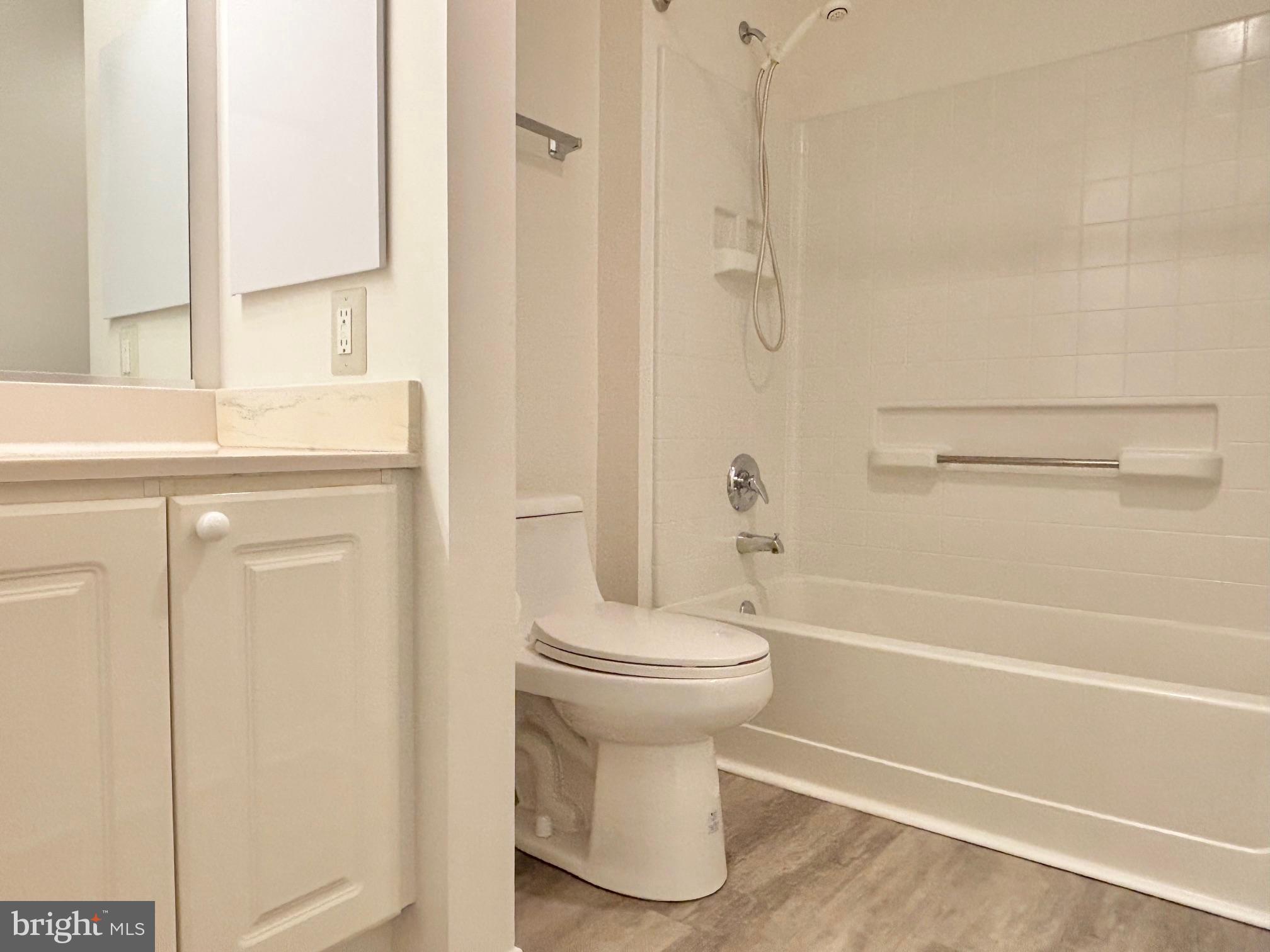 LEISURE WORLD - Residential