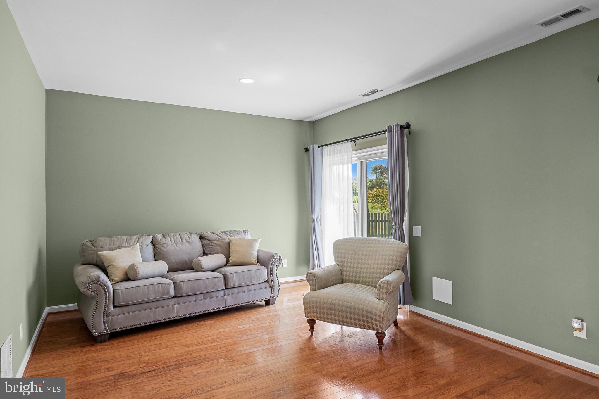 48 SNOWBERRY LANE