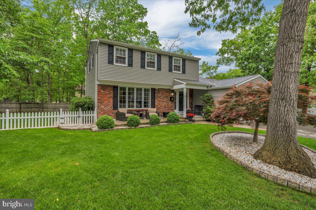 9 LAUREL HILL COURT