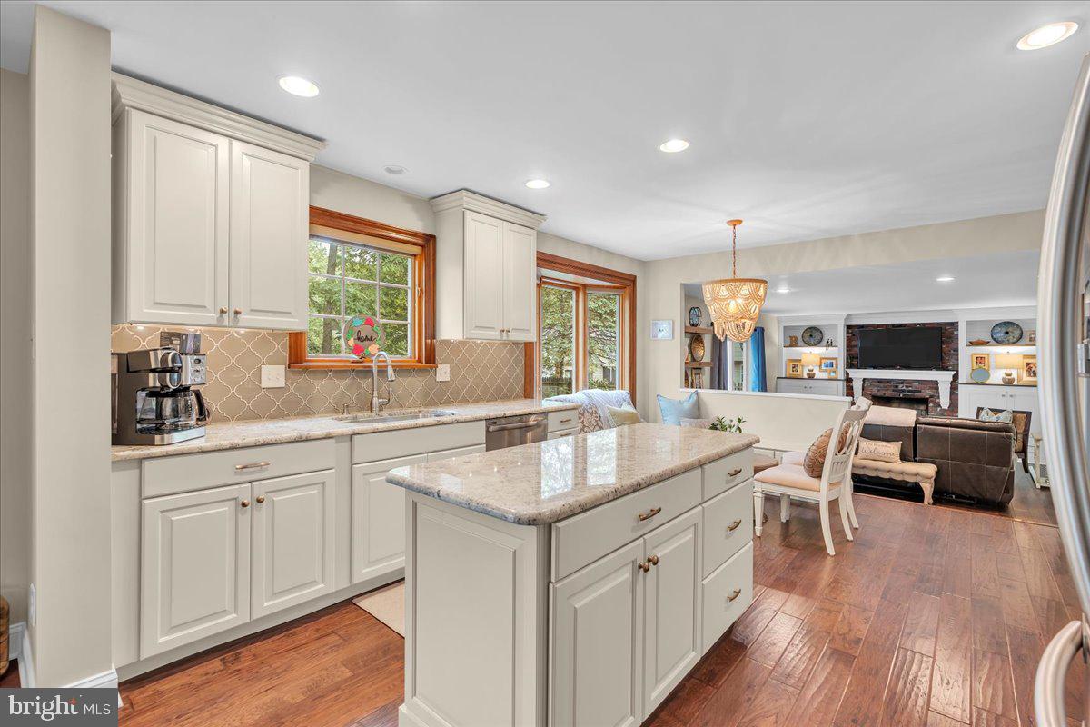 9 LAUREL HILL COURT