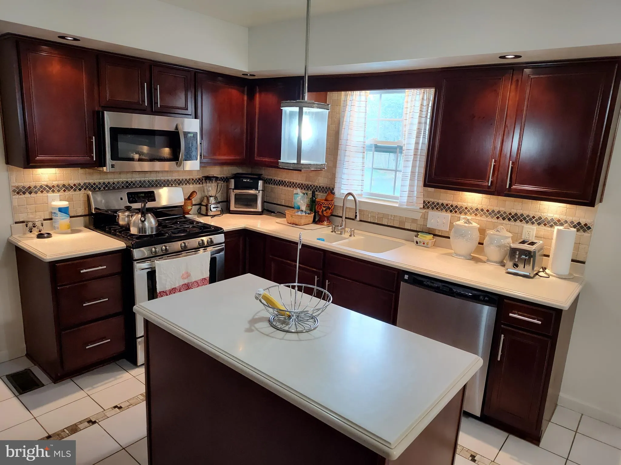 Blandon, Pennsylvania 19510, United States, 4 Bedrooms Bedrooms, ,3 BathroomsBathrooms,Residential,Active,108144