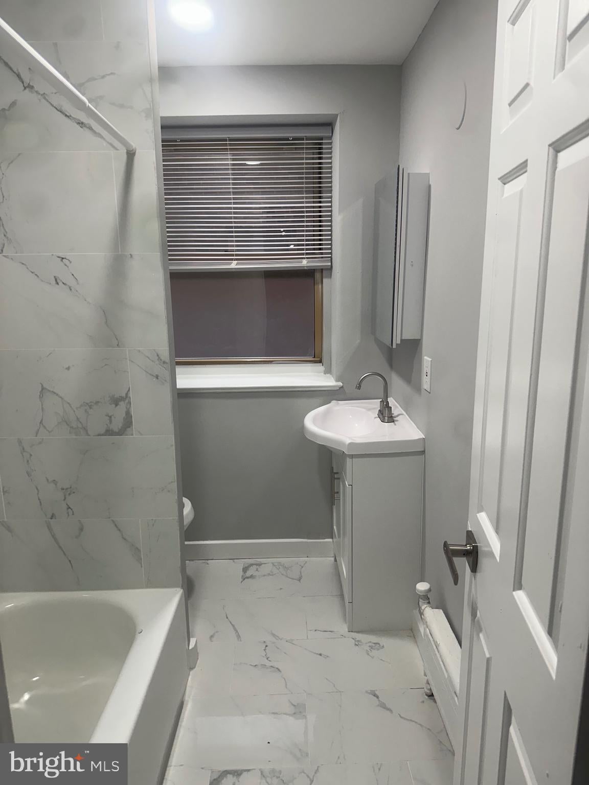 215-18 W WALNUT LANE LANE C406