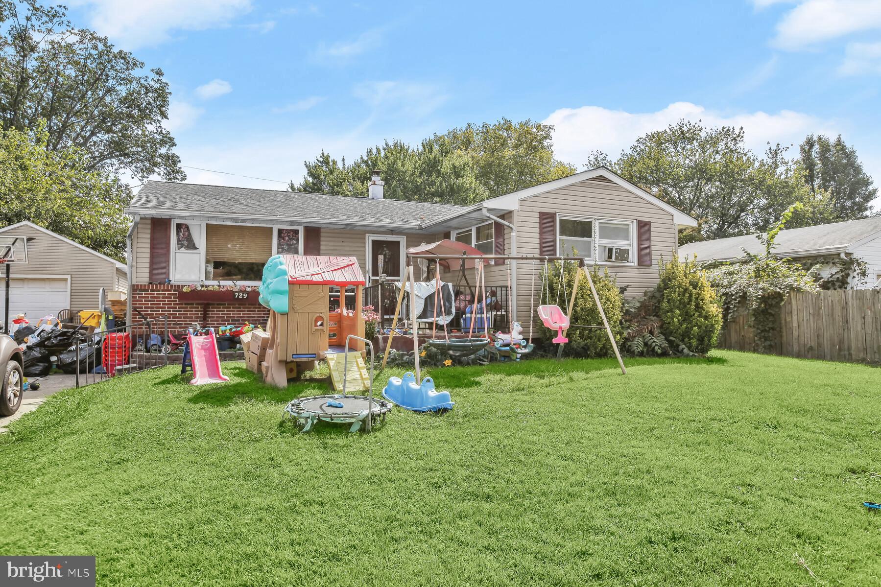 MUNROE GARDENS - Residential