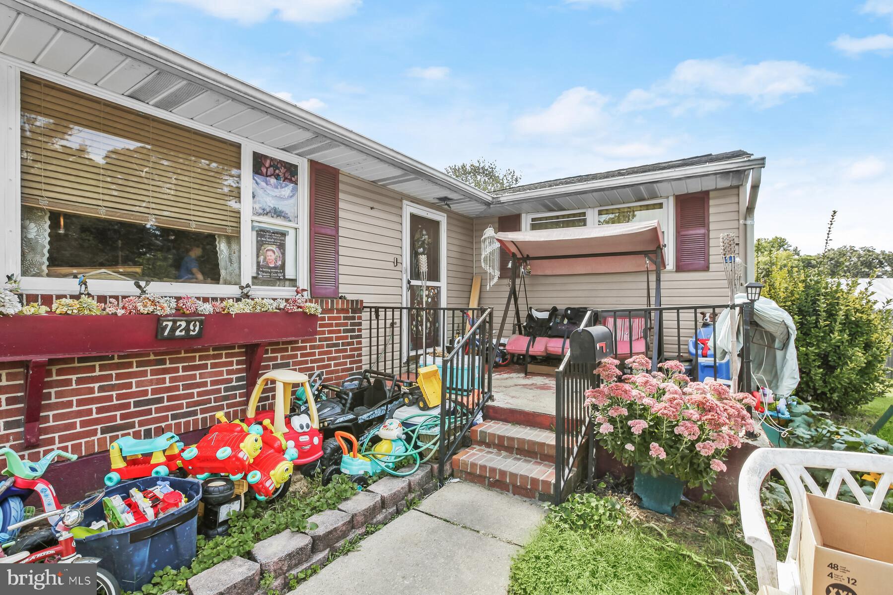 MUNROE GARDENS - Residential