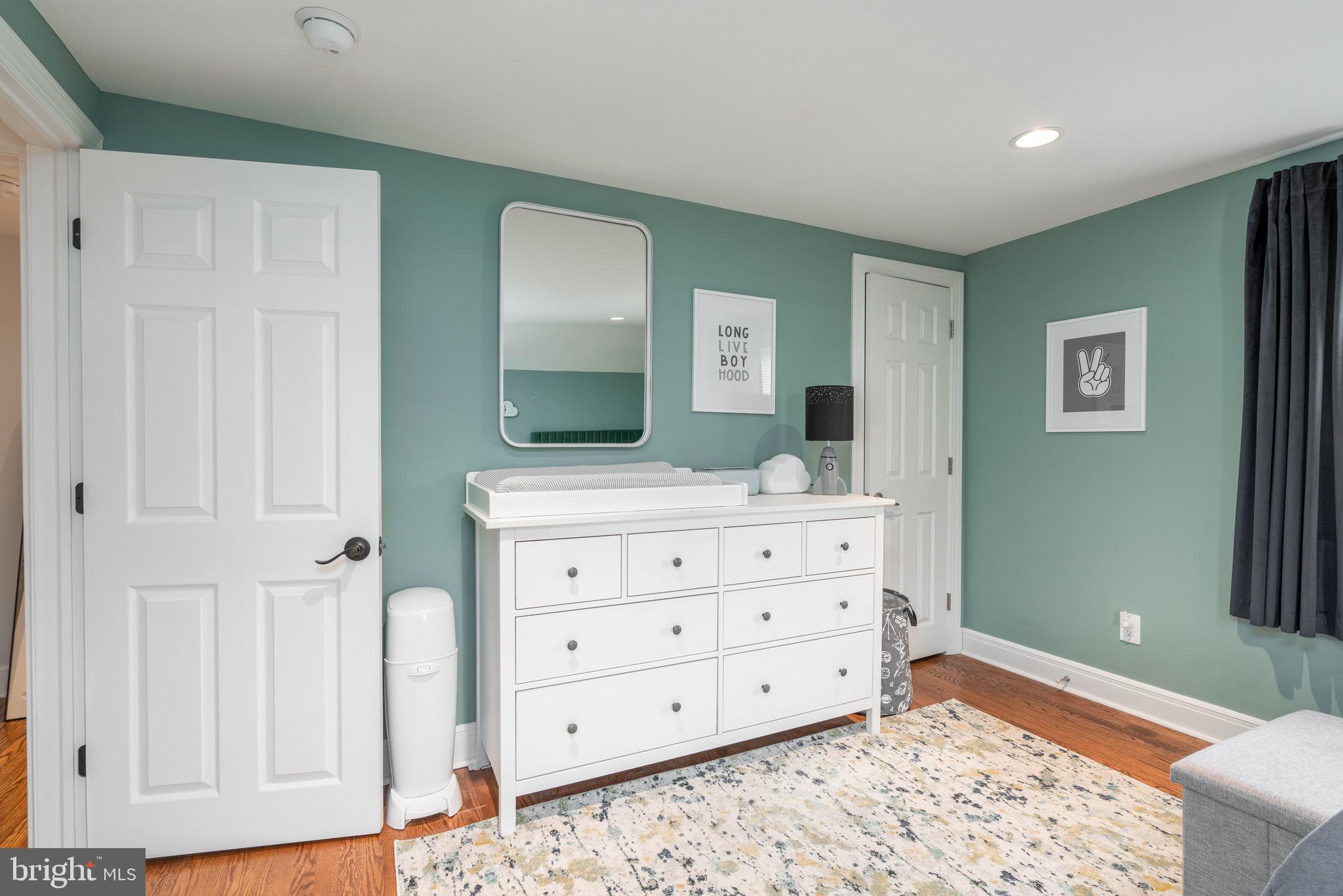 RIVERSIDE GARDENS - Residential