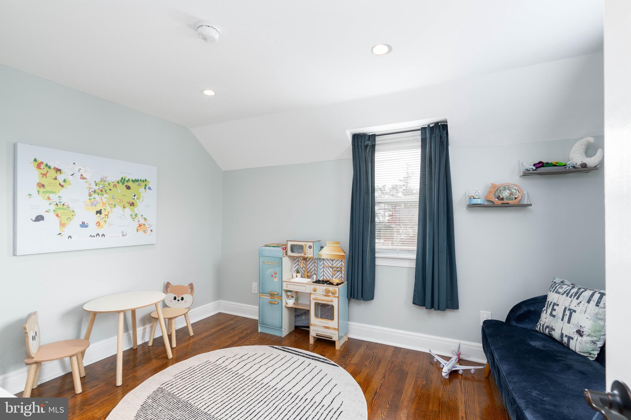 RIVERSIDE GARDENS - Residential