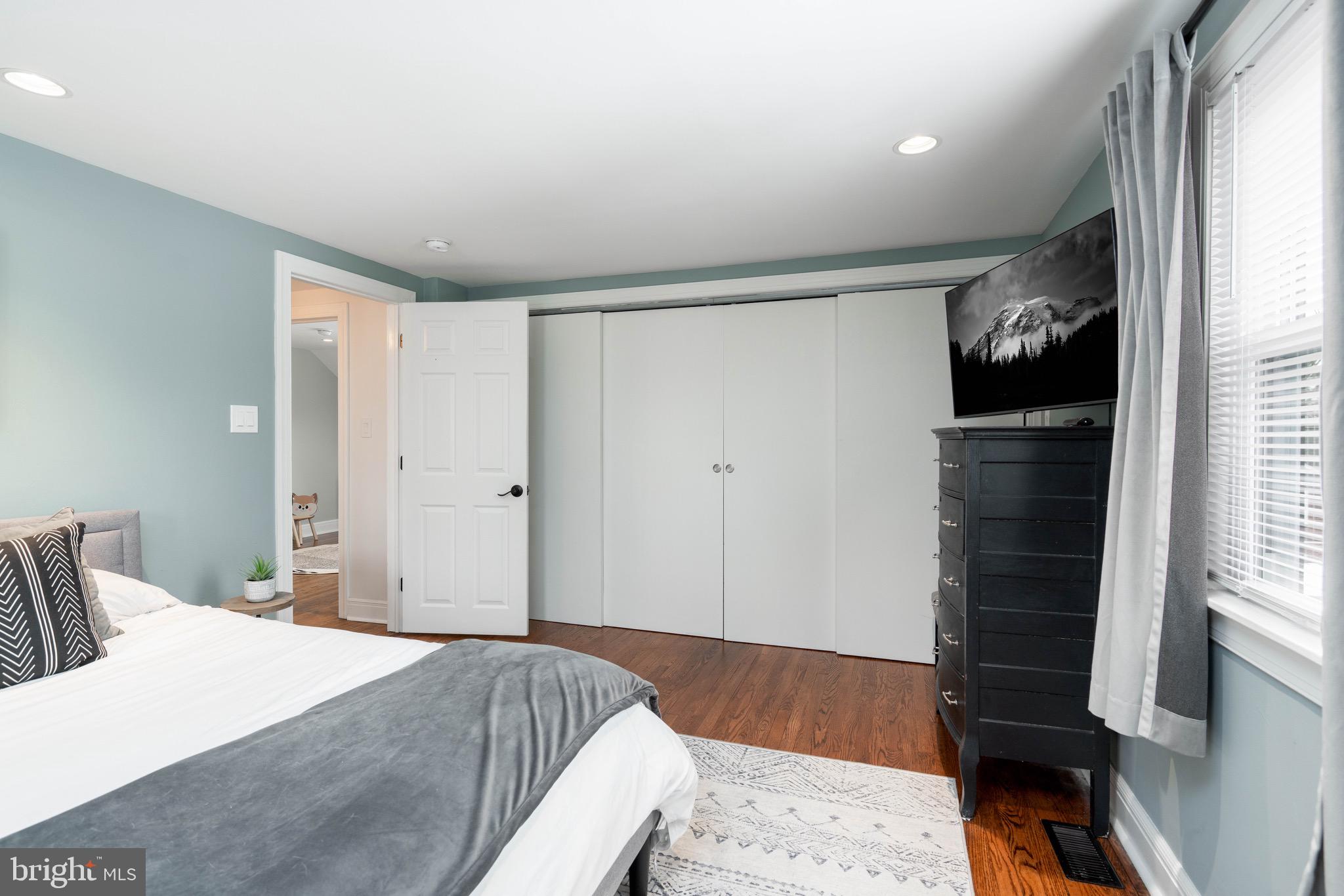 RIVERSIDE GARDENS - Residential