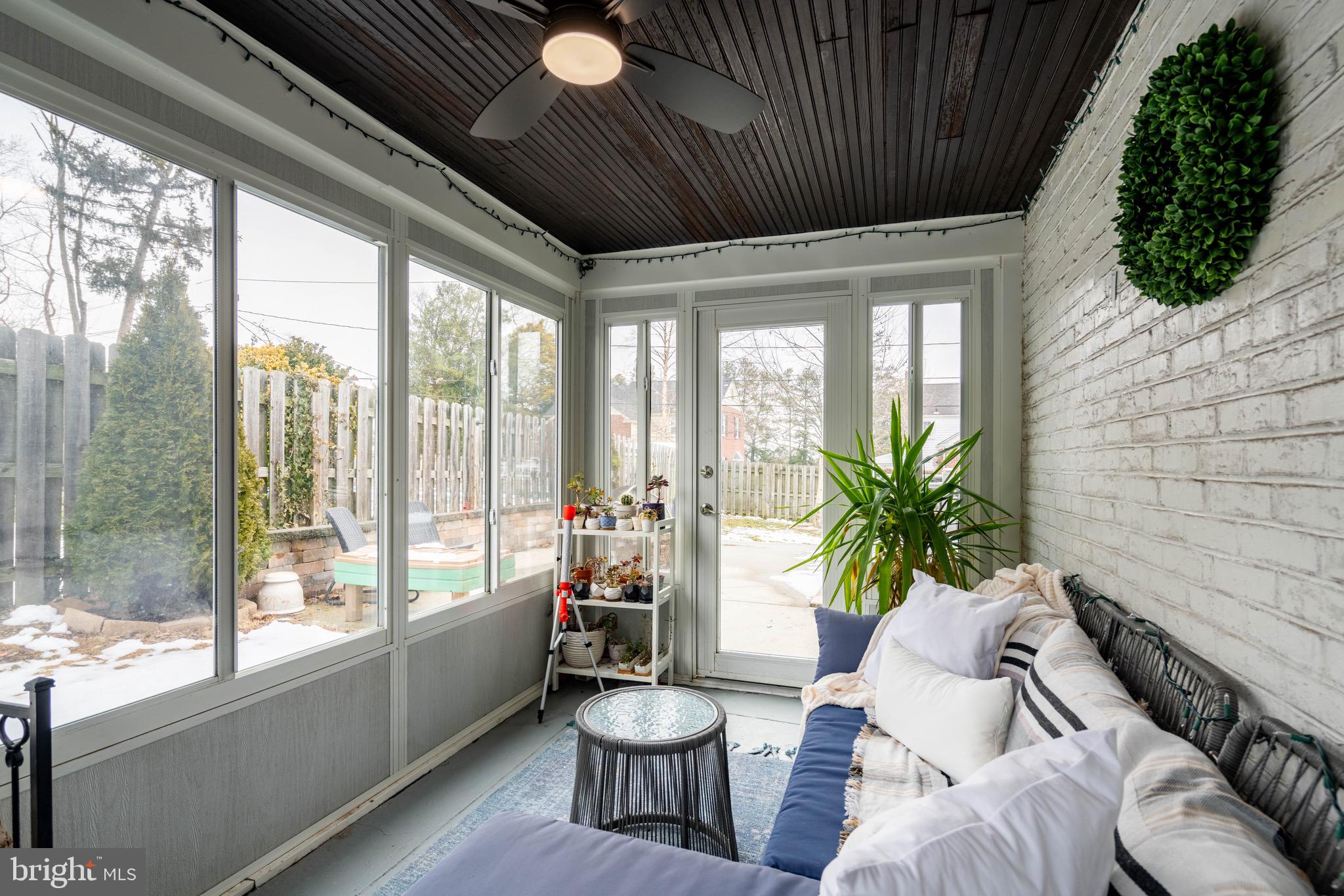 RIVERSIDE GARDENS - Residential