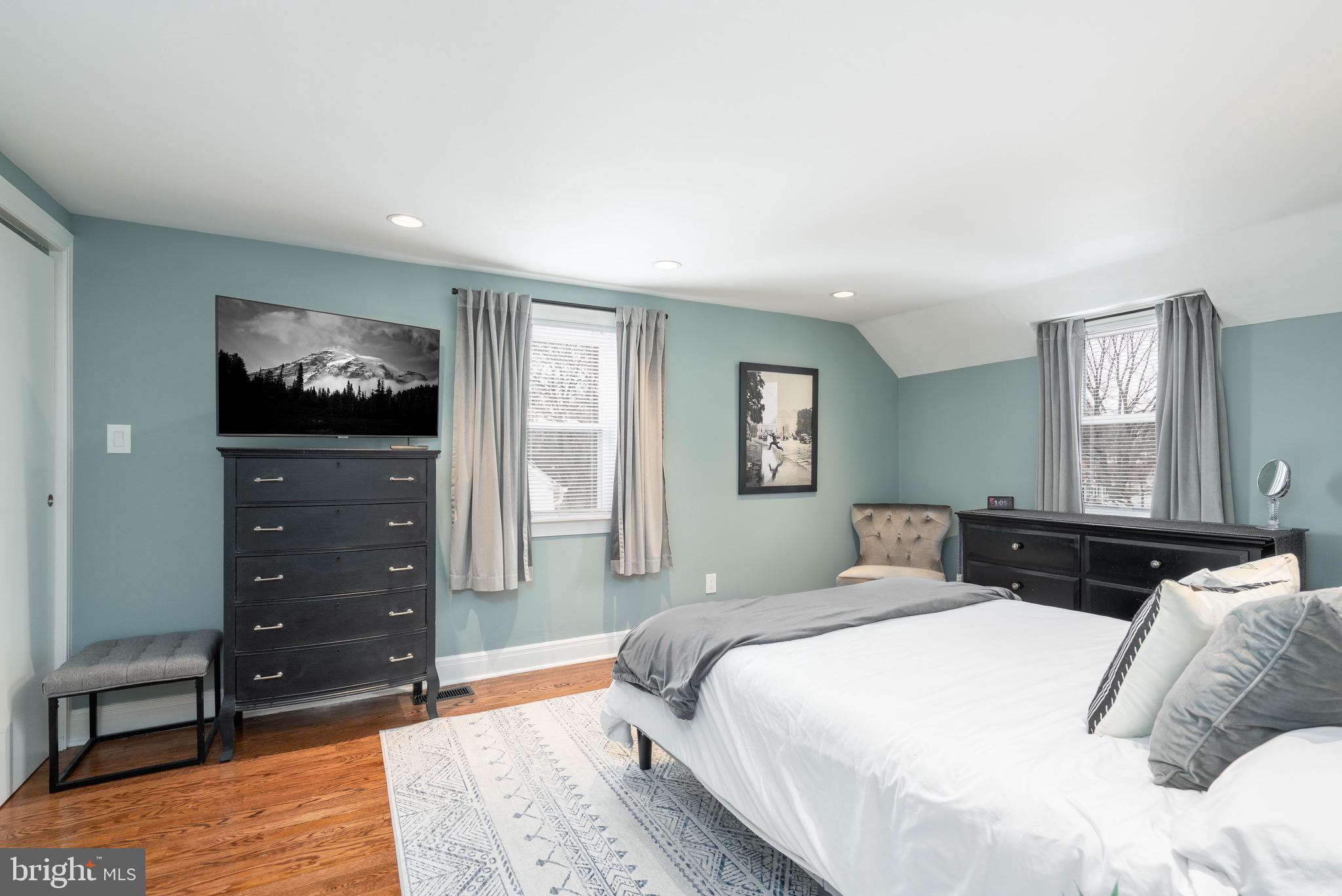 RIVERSIDE GARDENS - Residential