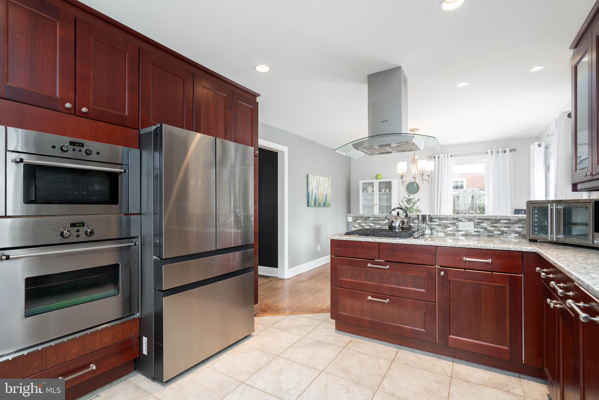 RIVERSIDE GARDENS - Residential