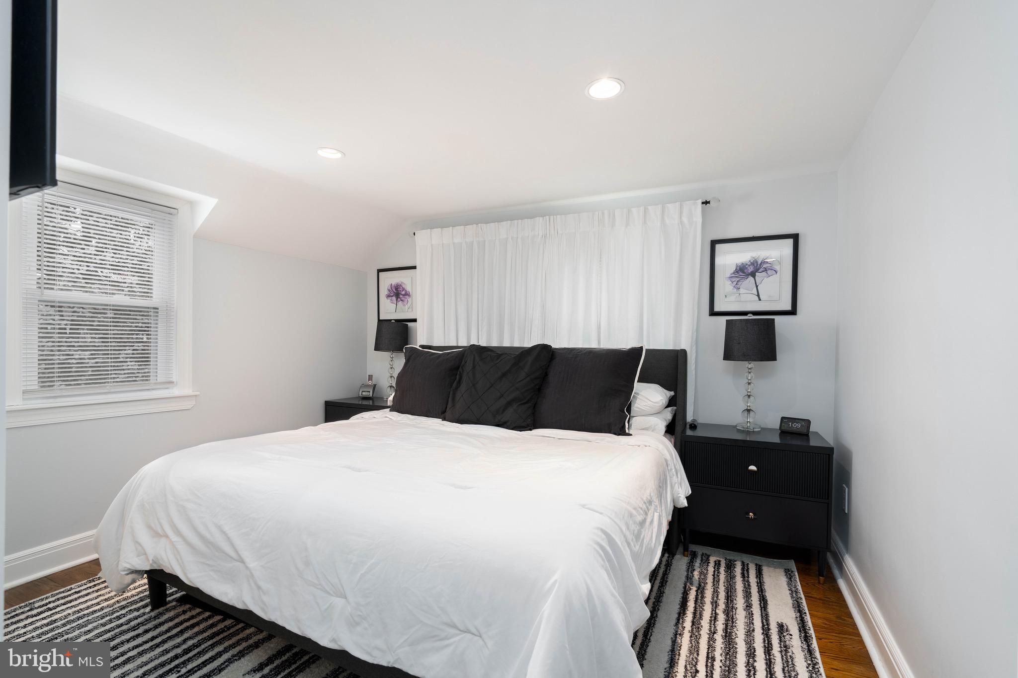 RIVERSIDE GARDENS - Residential