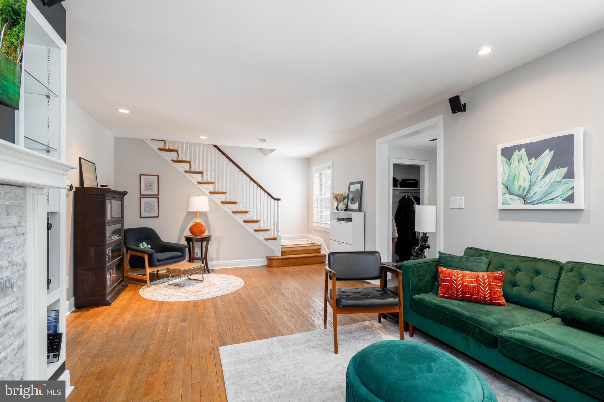 RIVERSIDE GARDENS - Residential