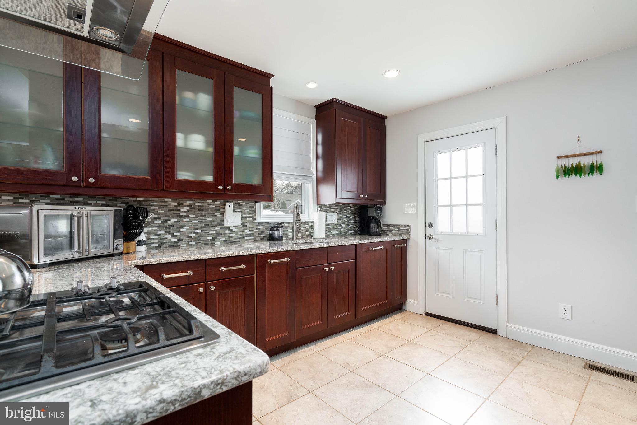 RIVERSIDE GARDENS - Residential