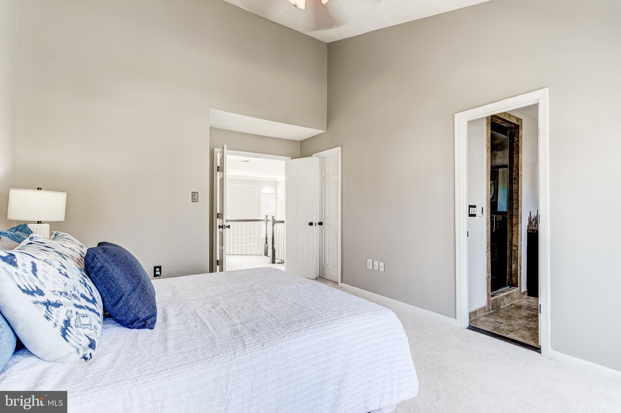 ASHBURN VILLAGE - Residential