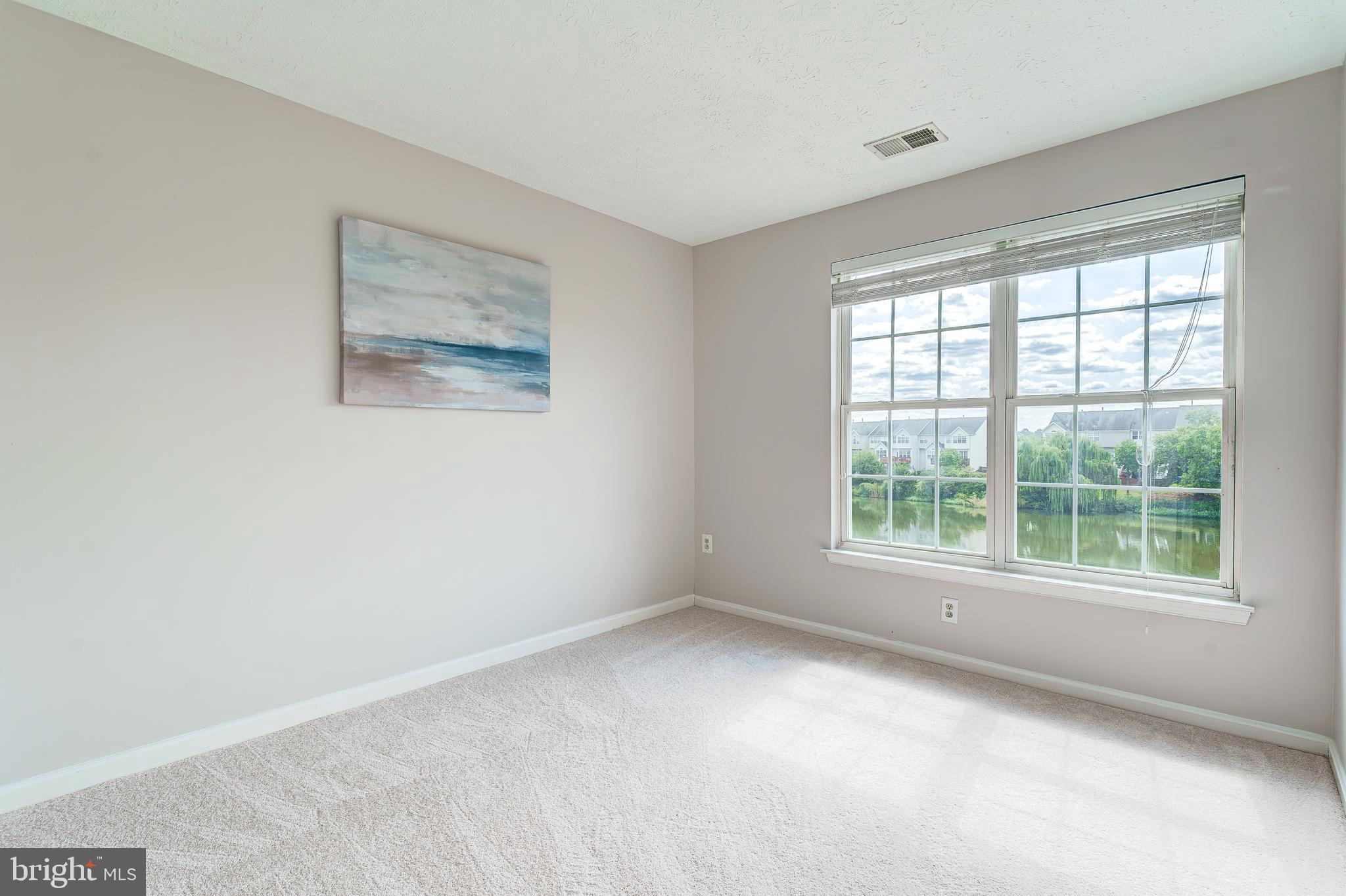 ASHBURN VILLAGE - Residential