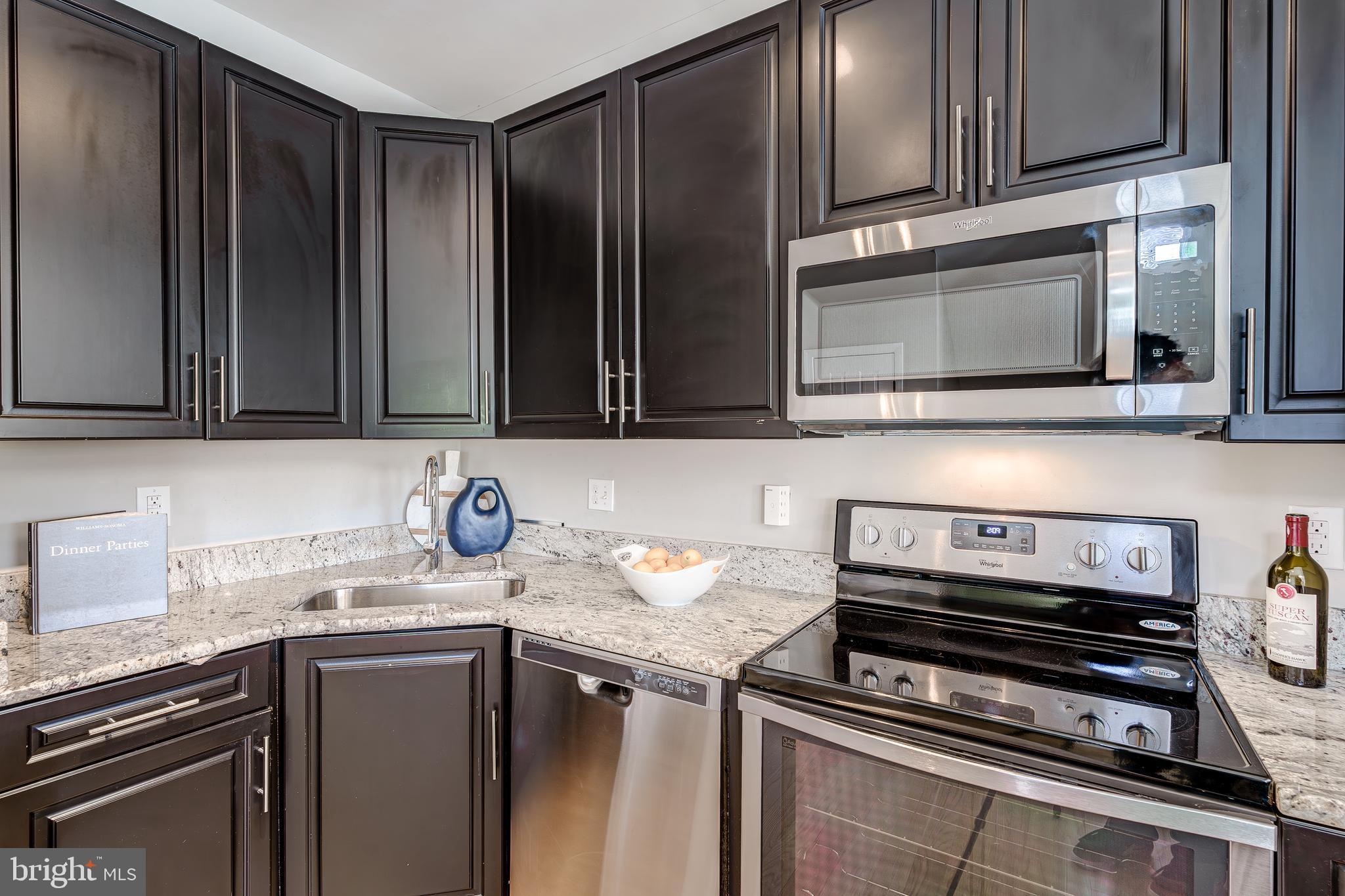 ASHBURN VILLAGE - Residential