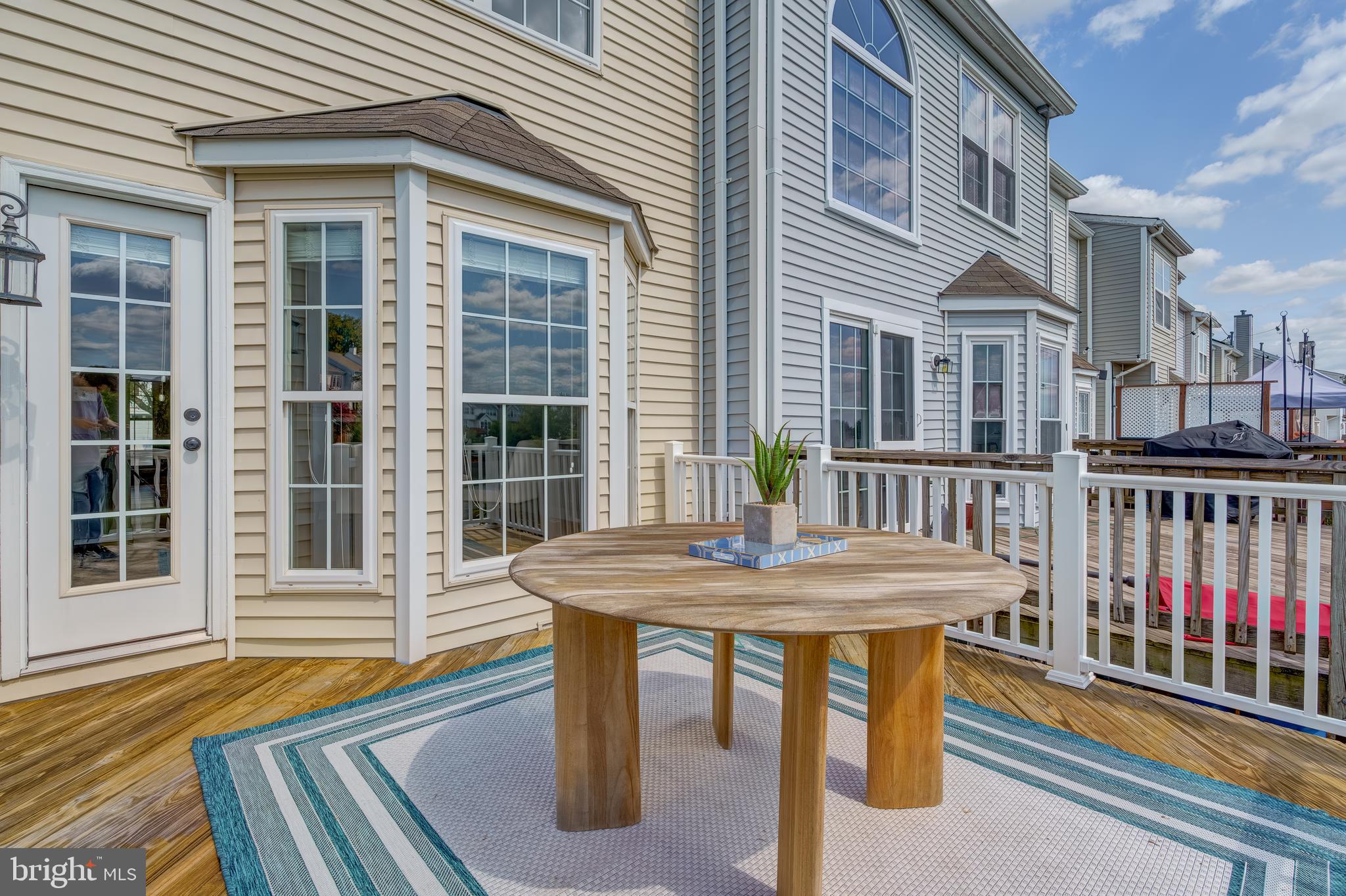 ASHBURN VILLAGE - Residential