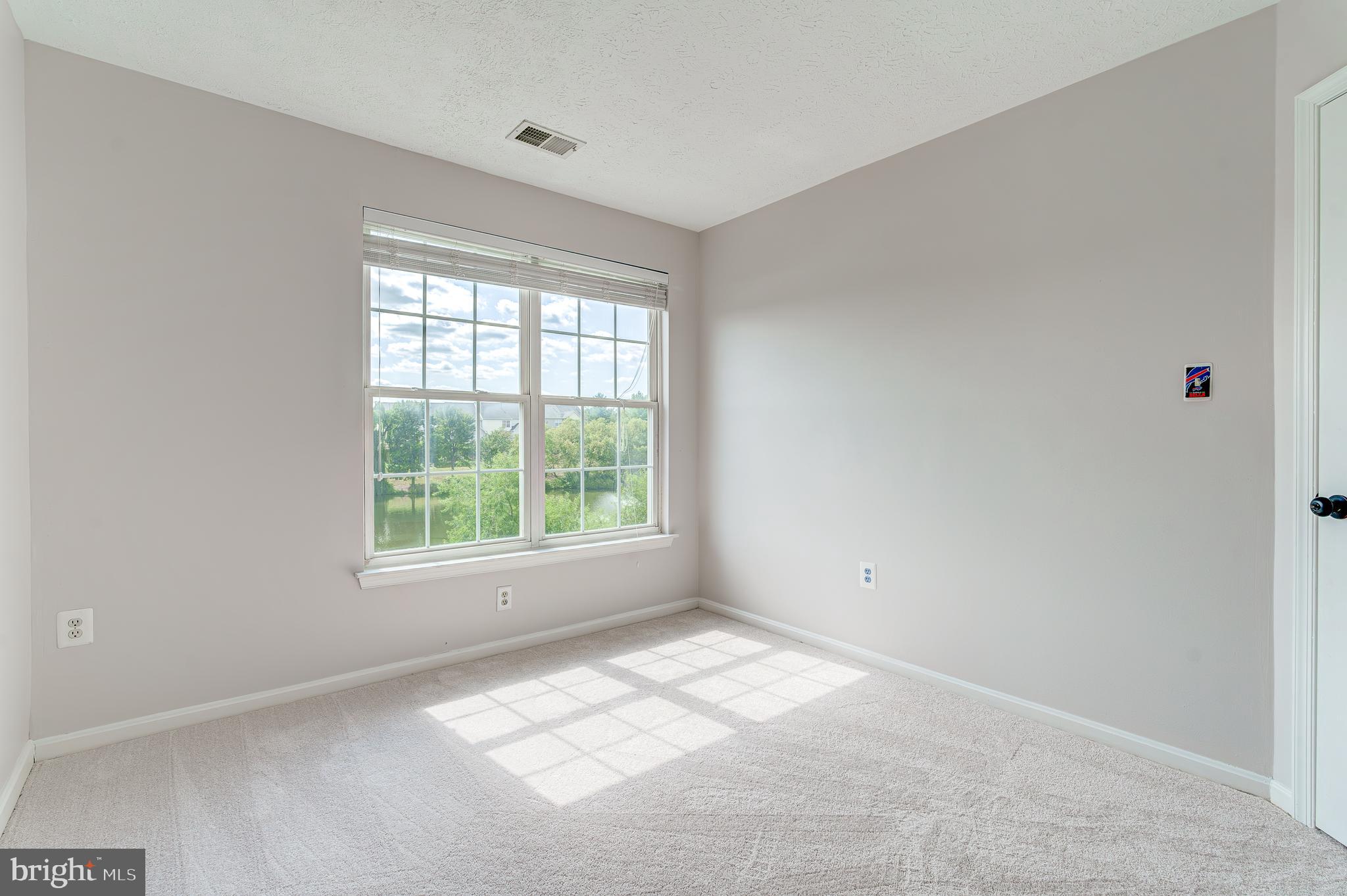 ASHBURN VILLAGE - Residential