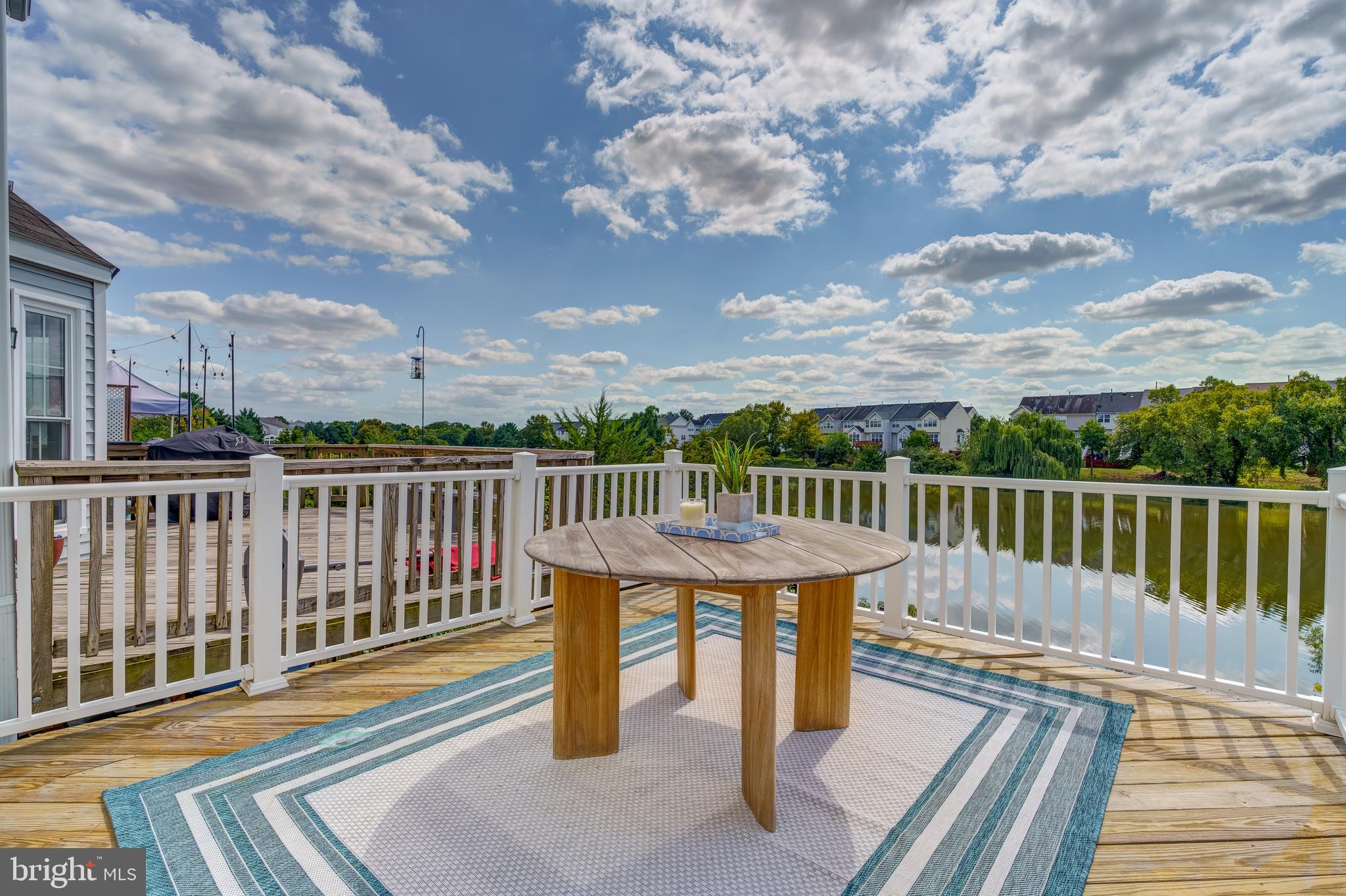 ASHBURN VILLAGE - Residential