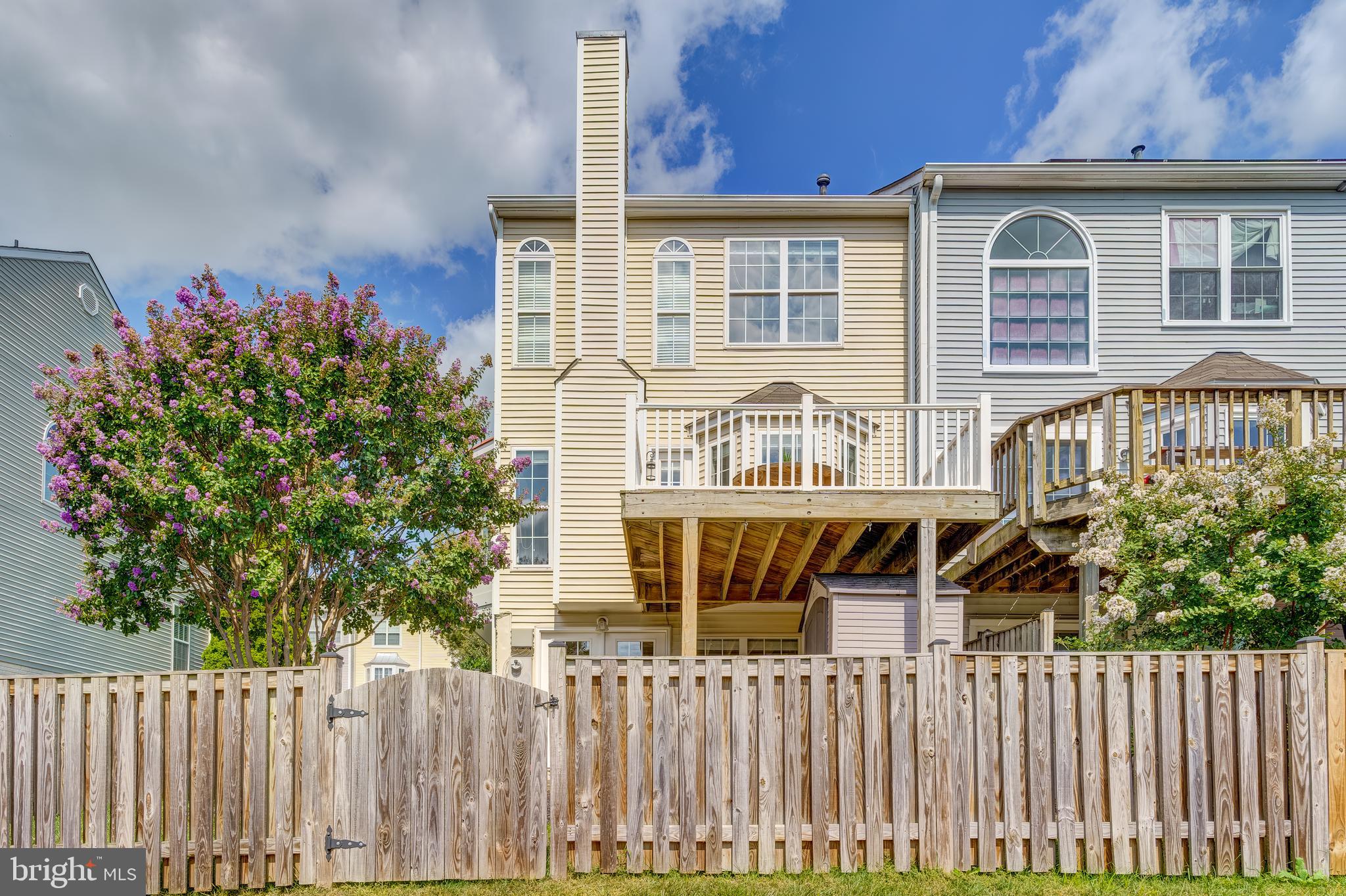 ASHBURN VILLAGE - Residential