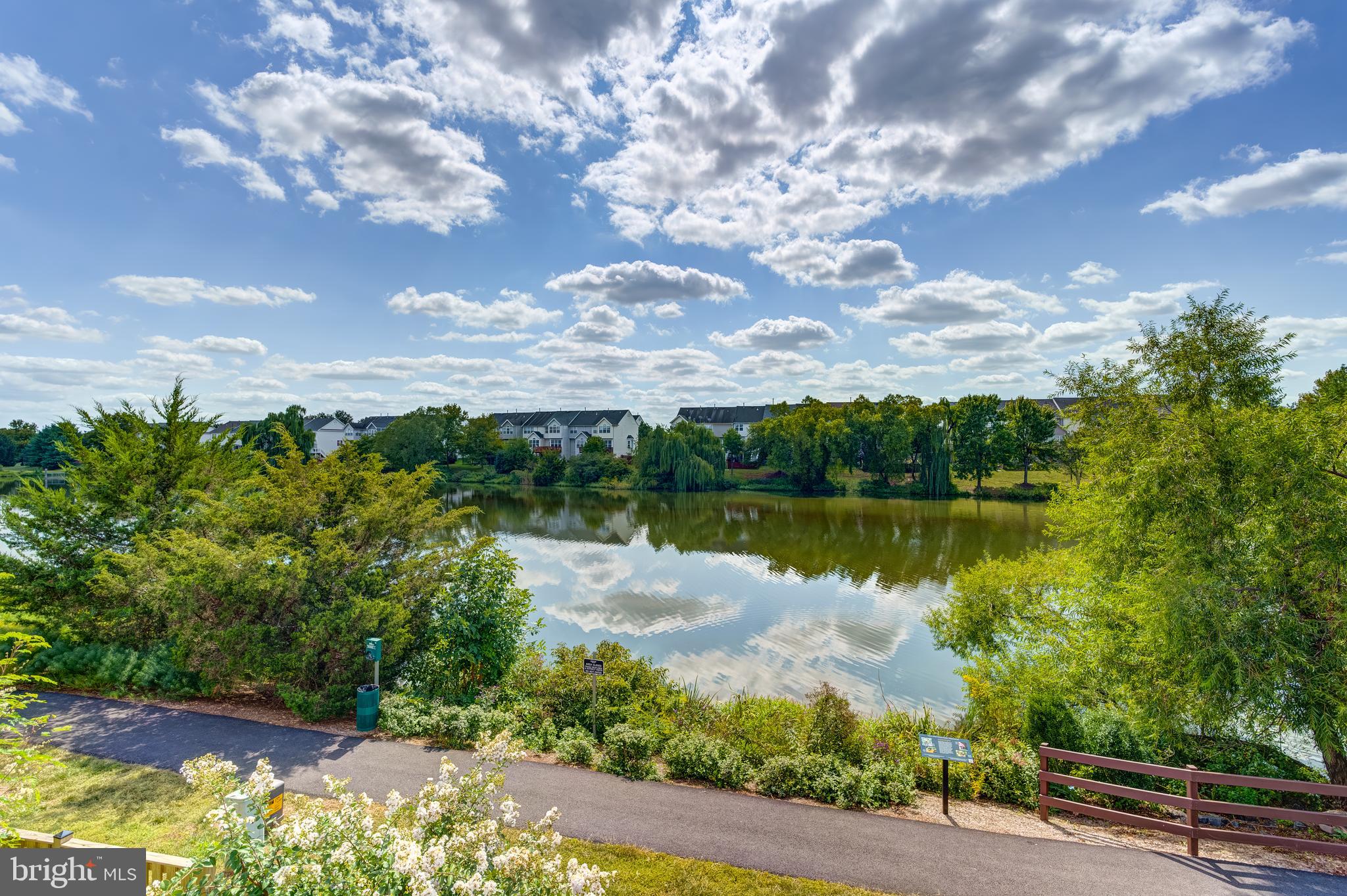 ASHBURN VILLAGE - Residential