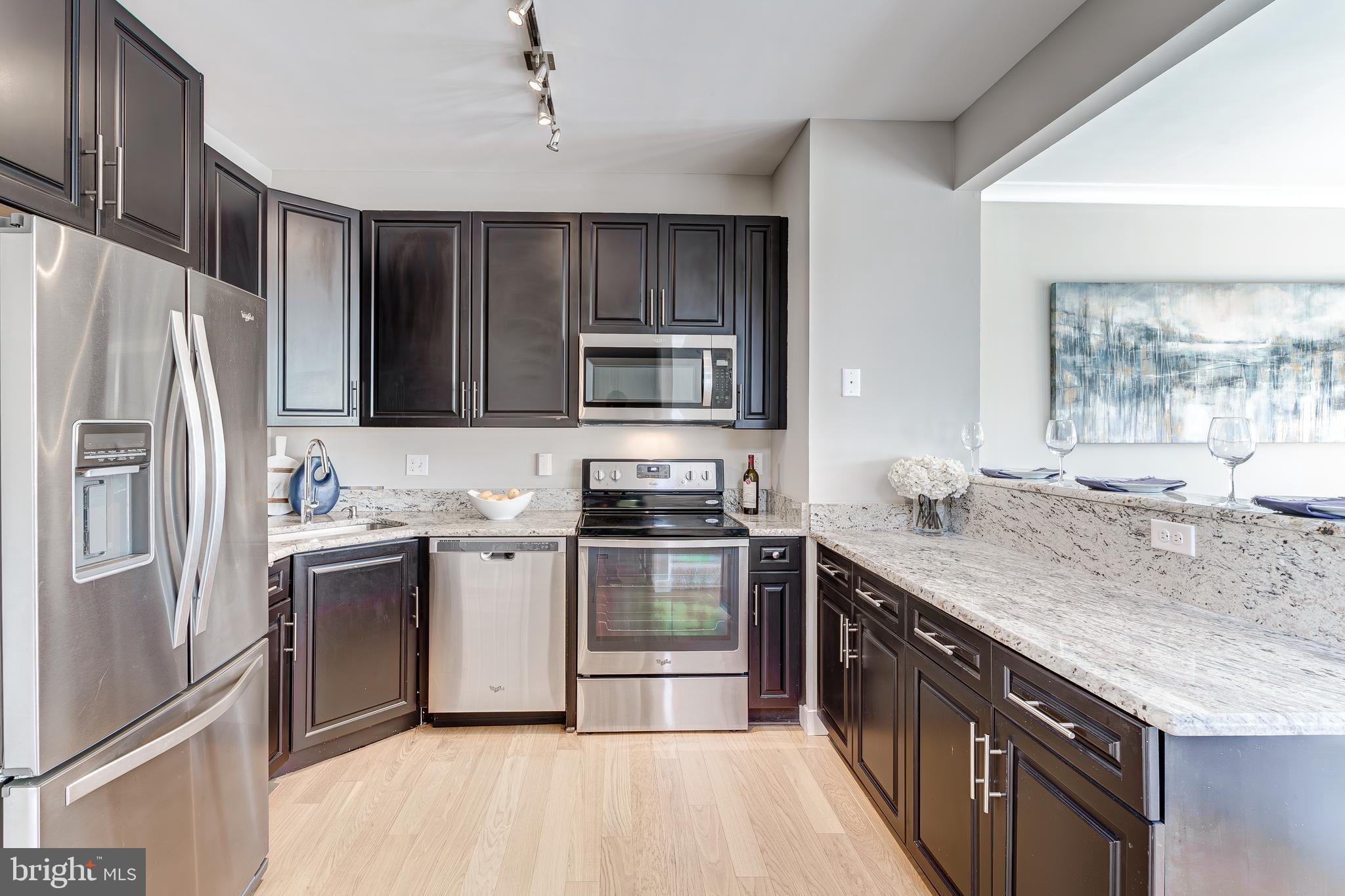 ASHBURN VILLAGE - Residential