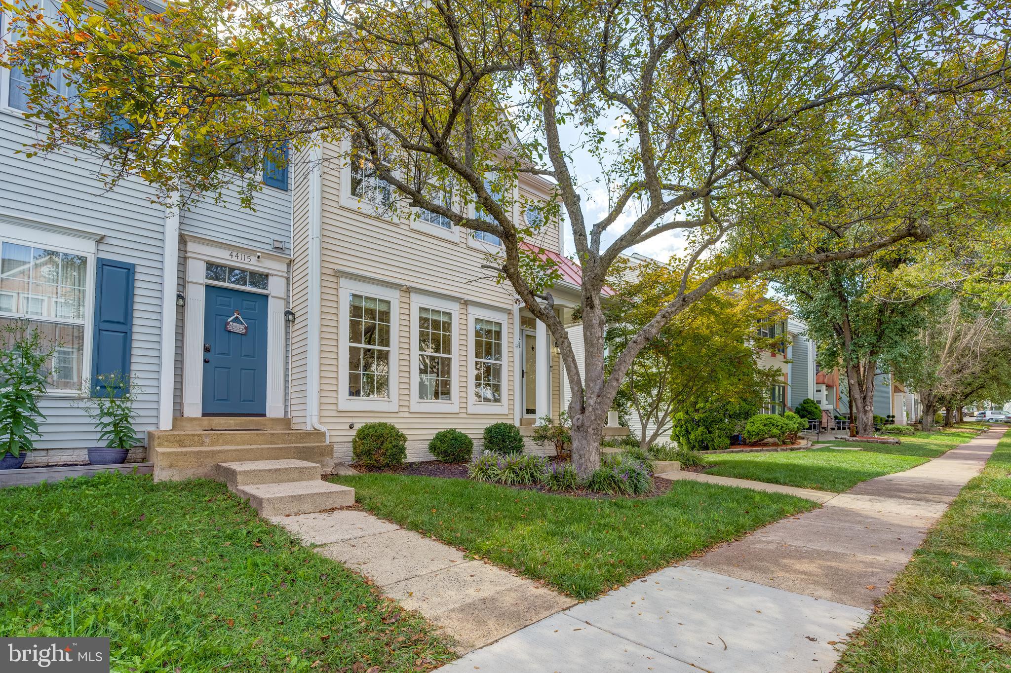 ASHBURN VILLAGE - Residential