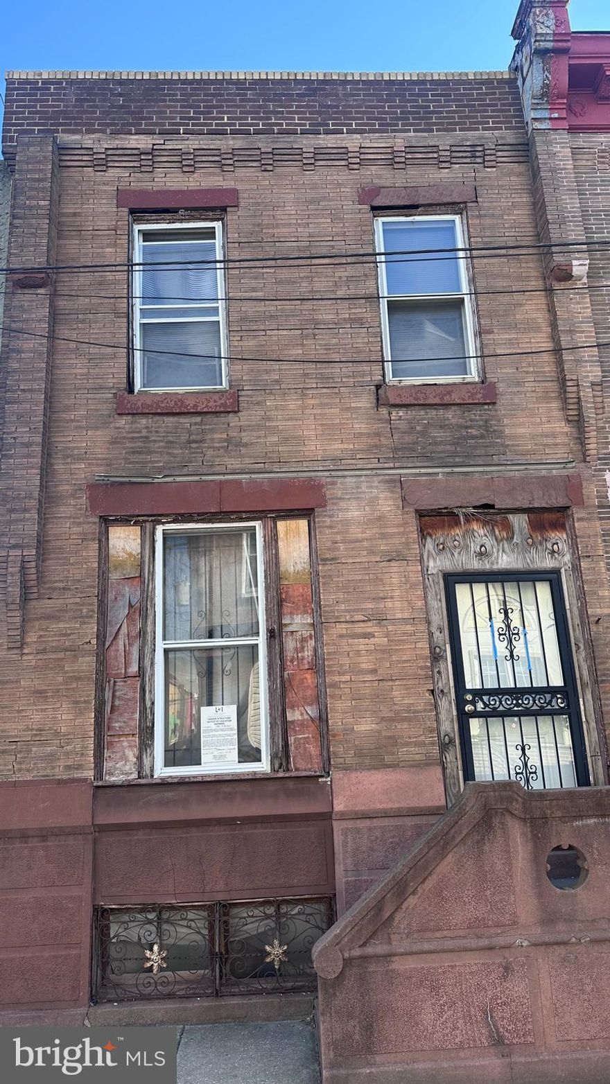 POINT BREEZE Investor Special!! Property is being sold strictly AS-IS. Seller will make no repairs and will provide no credits. Buyer is responsible for obtaining the Philadelphia Use & Occupancy (U&O) Certificate, including compliance with all City of Philadelphia requirements, unsafe structure violations, and any associated fines or penalties. Cash or hard money preferred.