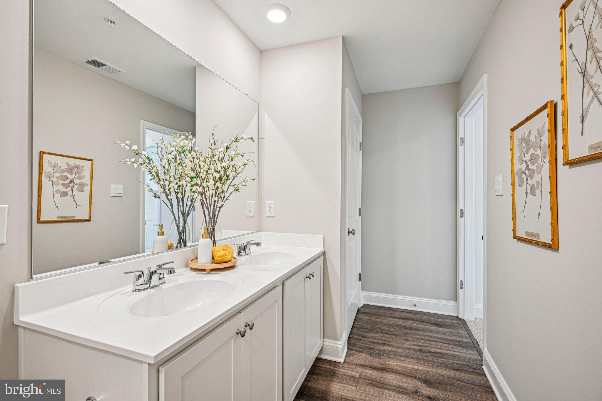 THE GRANARY AT DRAPER FARM - Residential