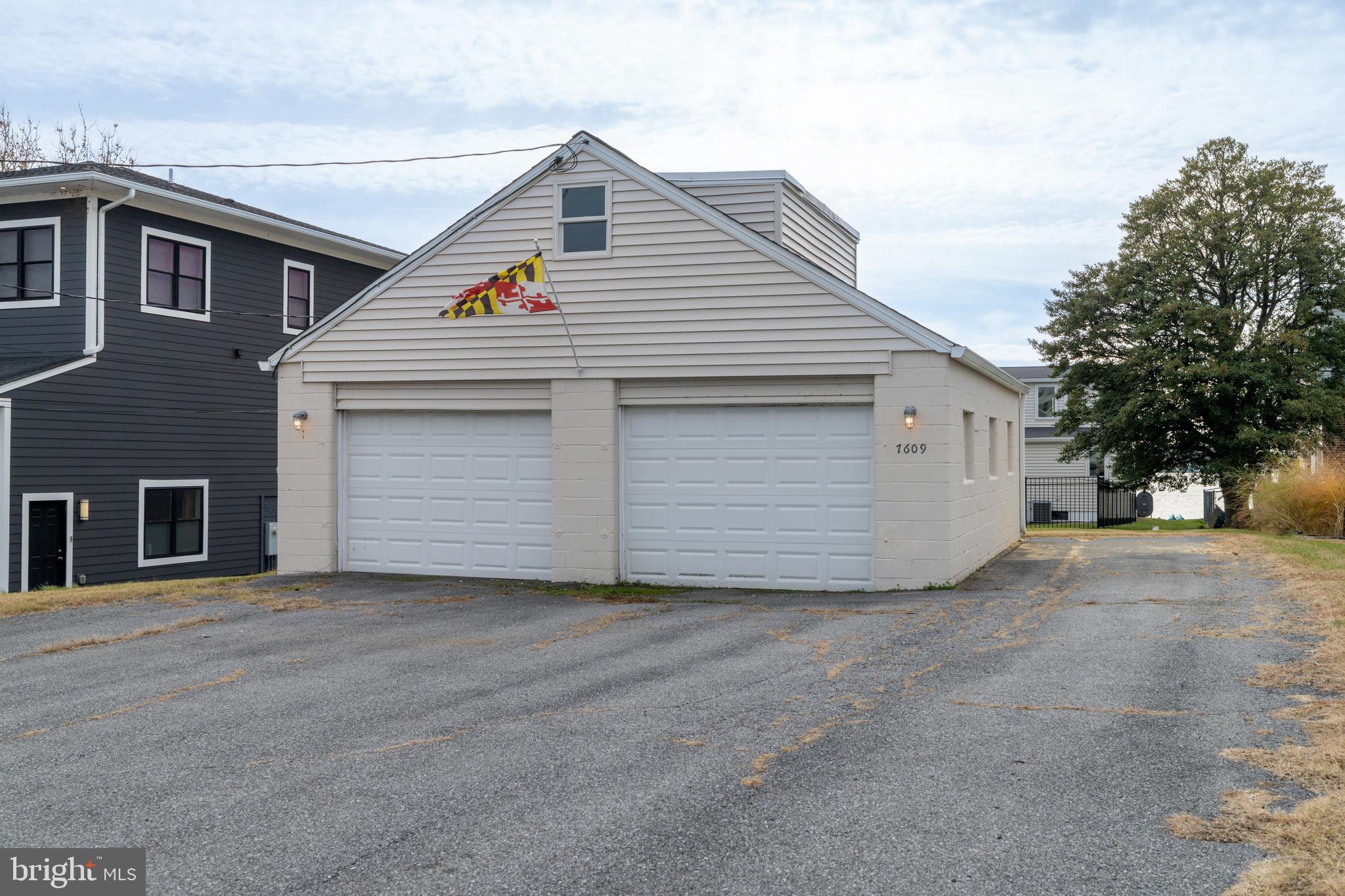 LODGE FOREST - Residential Lease