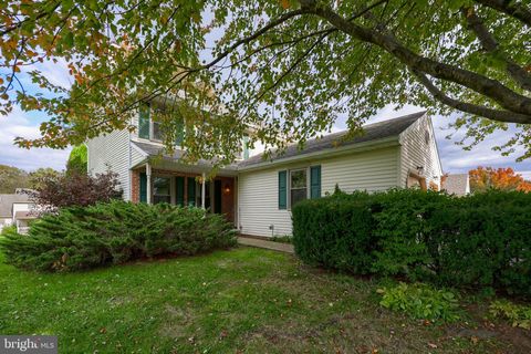 Photo of 6 Townsend Court, LANCASTER, PA 17603 (MLS # PALA2078638)