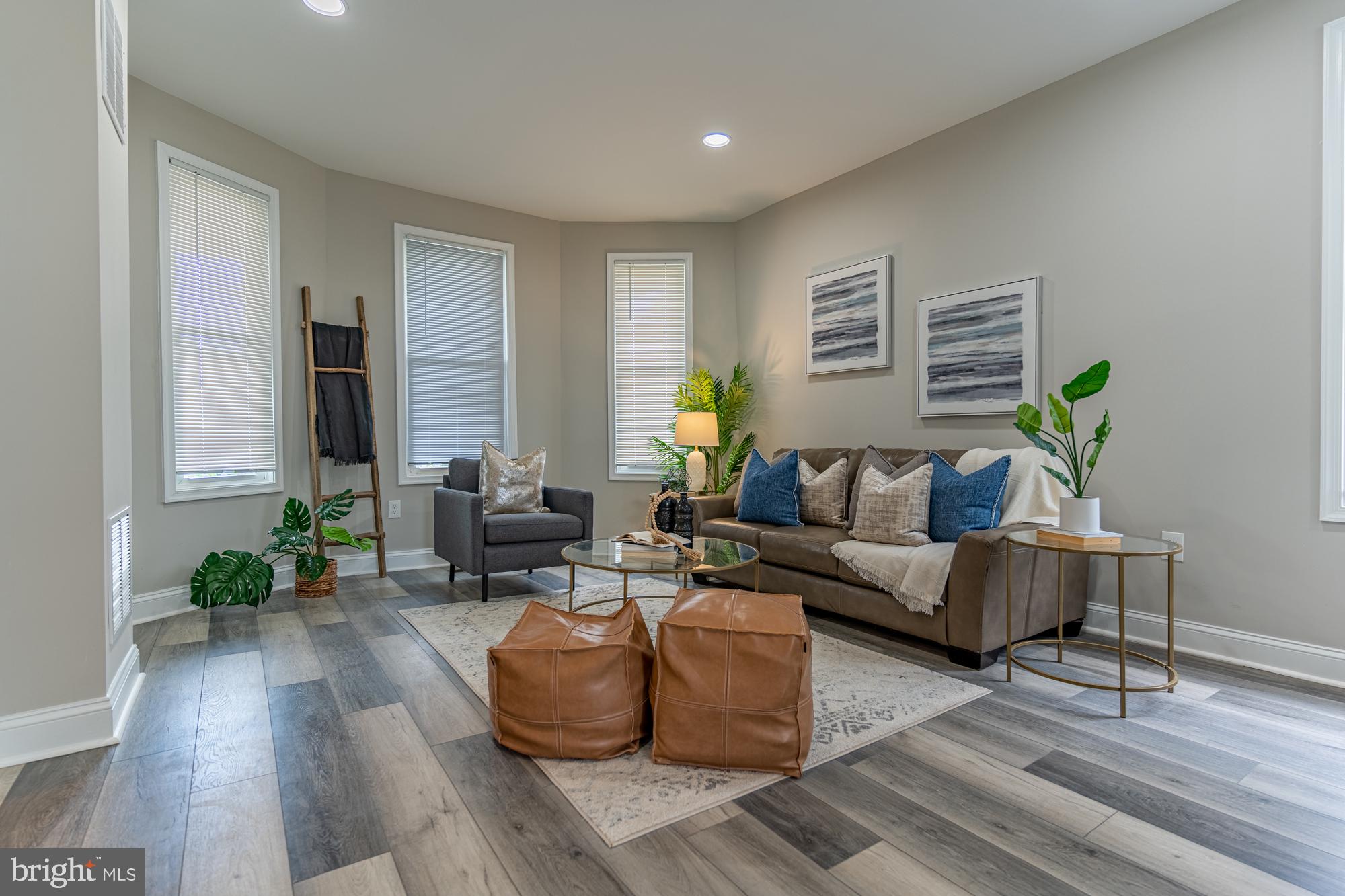LAKE EVESHAM - Residential