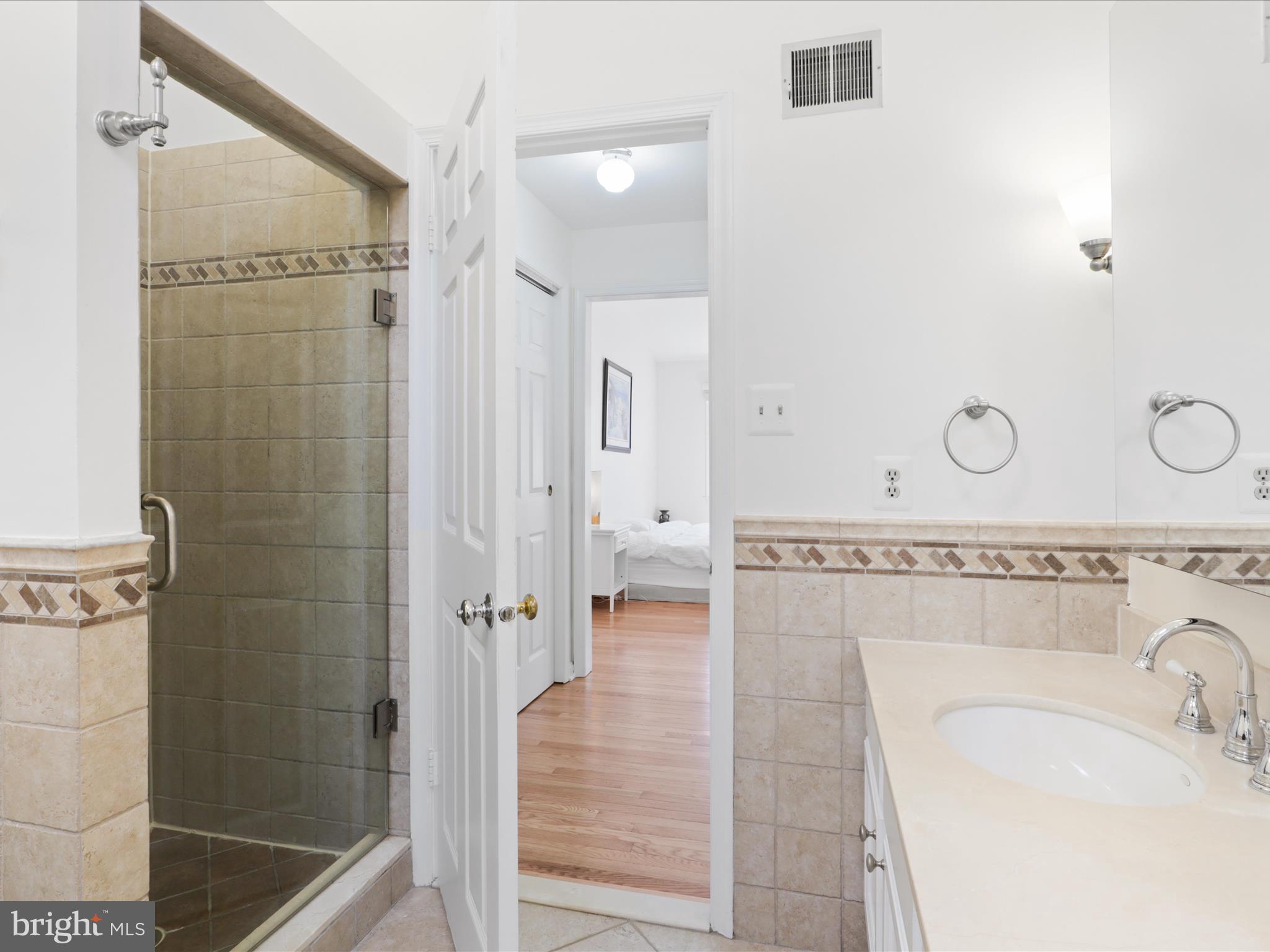 OAKTON GLADE - Residential