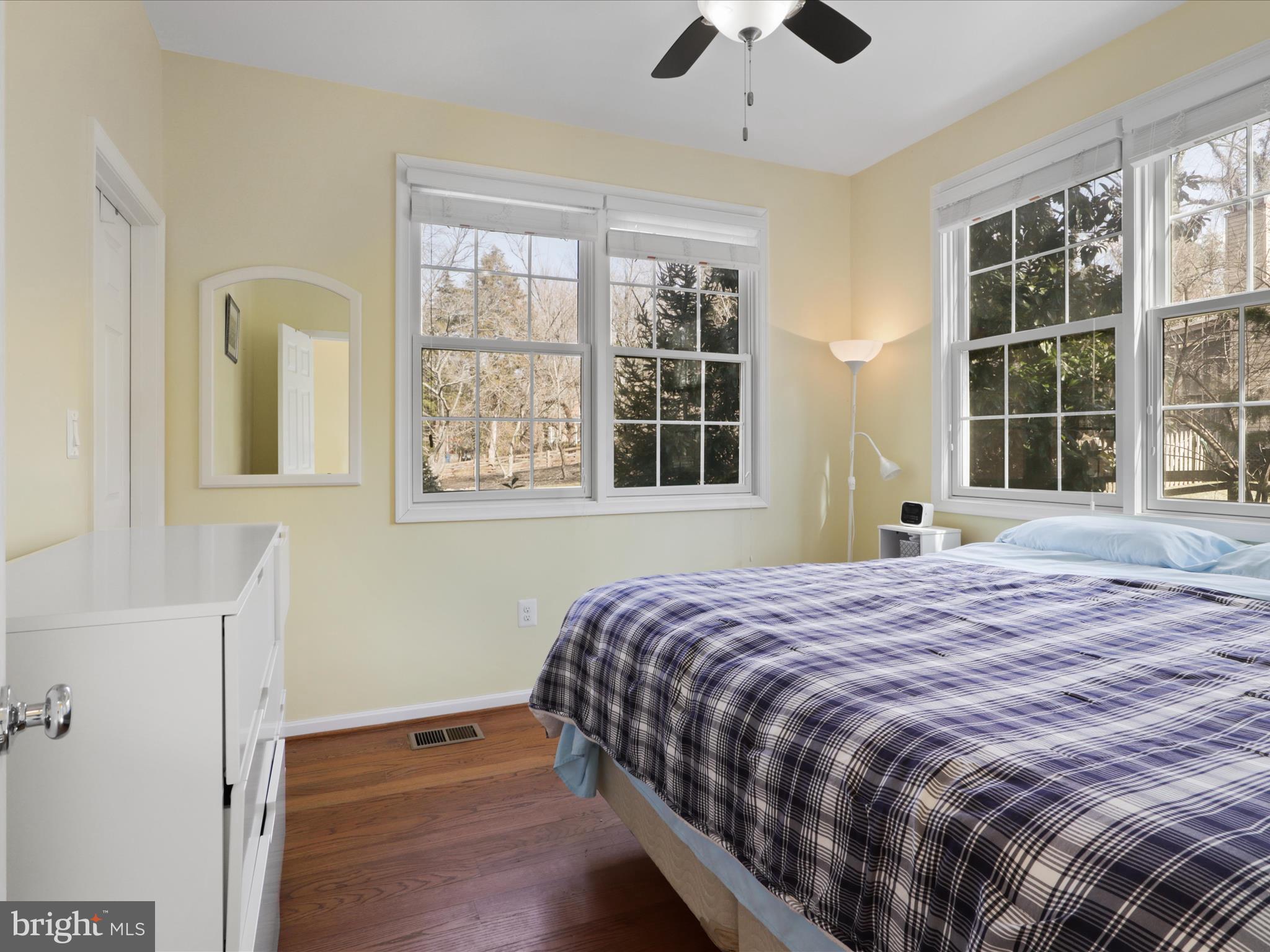 OAKTON GLADE - Residential