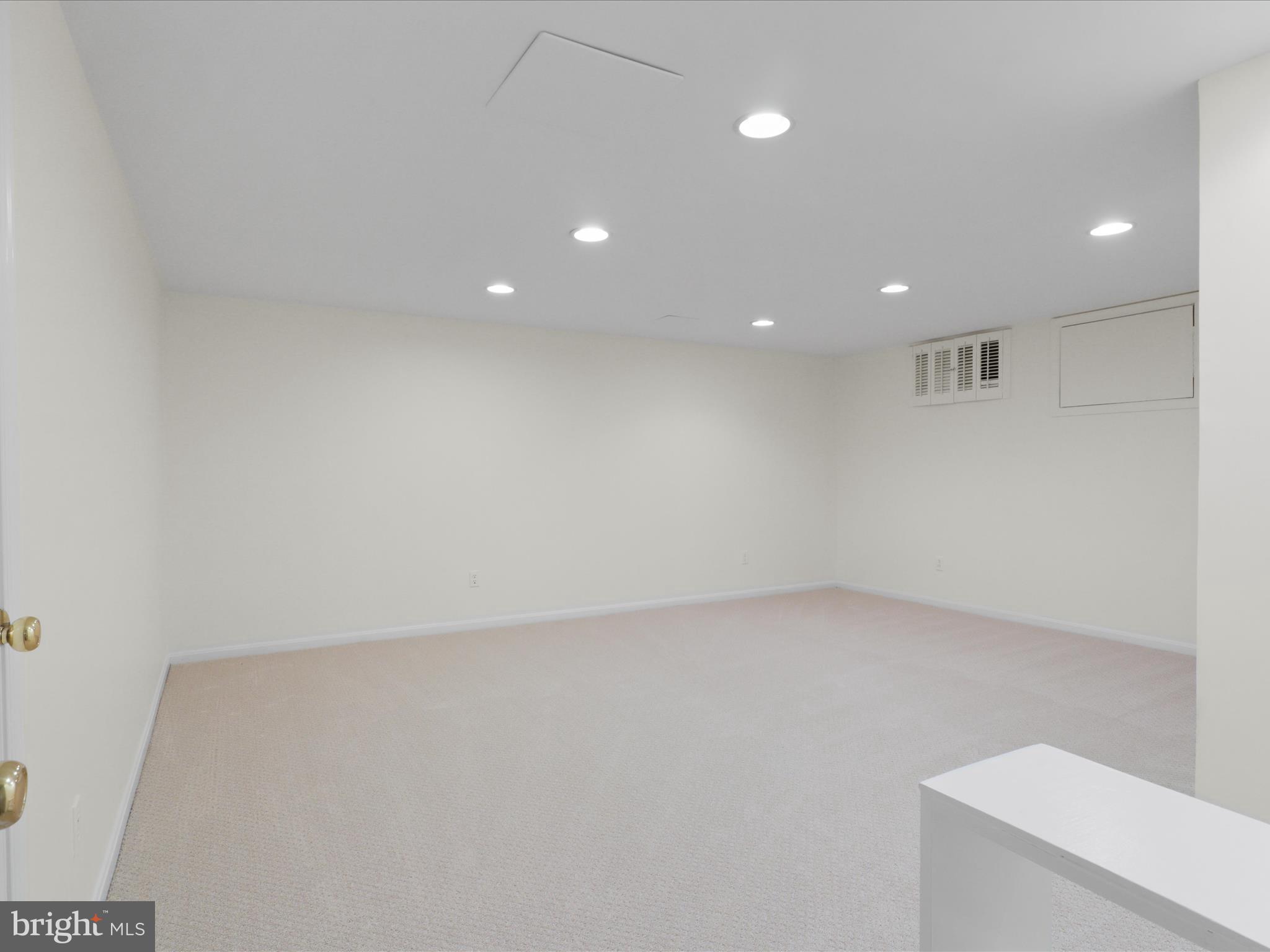 OAKTON GLADE - Residential