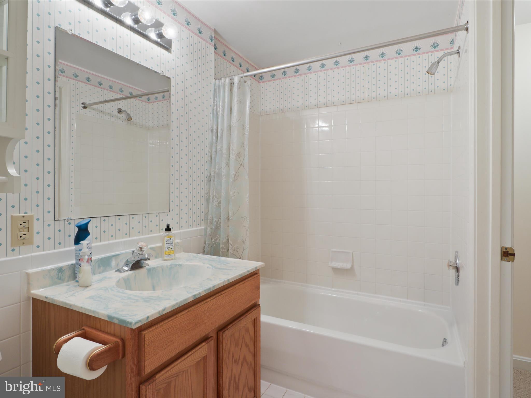 OAKTON GLADE - Residential