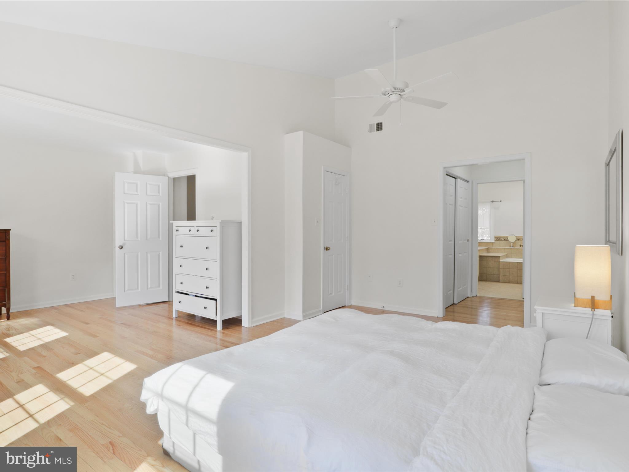 OAKTON GLADE - Residential