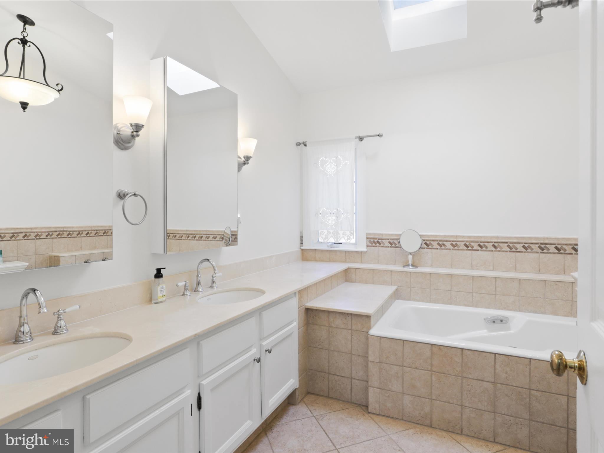 OAKTON GLADE - Residential