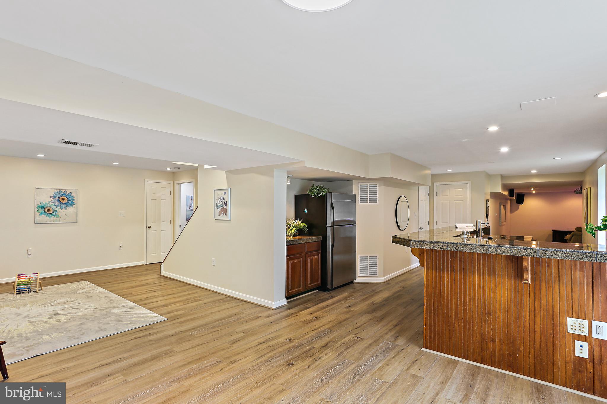 VILLAGE OF RIVER HILL - Residential