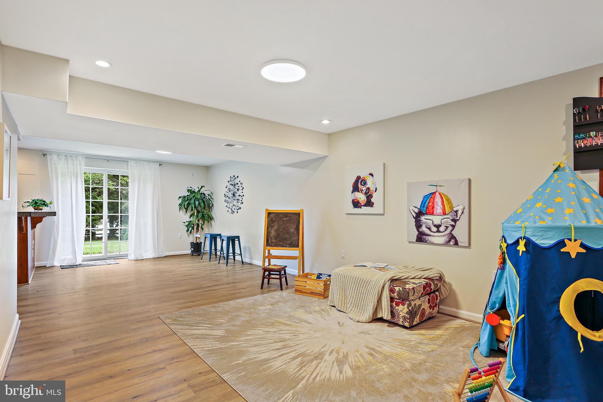 VILLAGE OF RIVER HILL - Residential