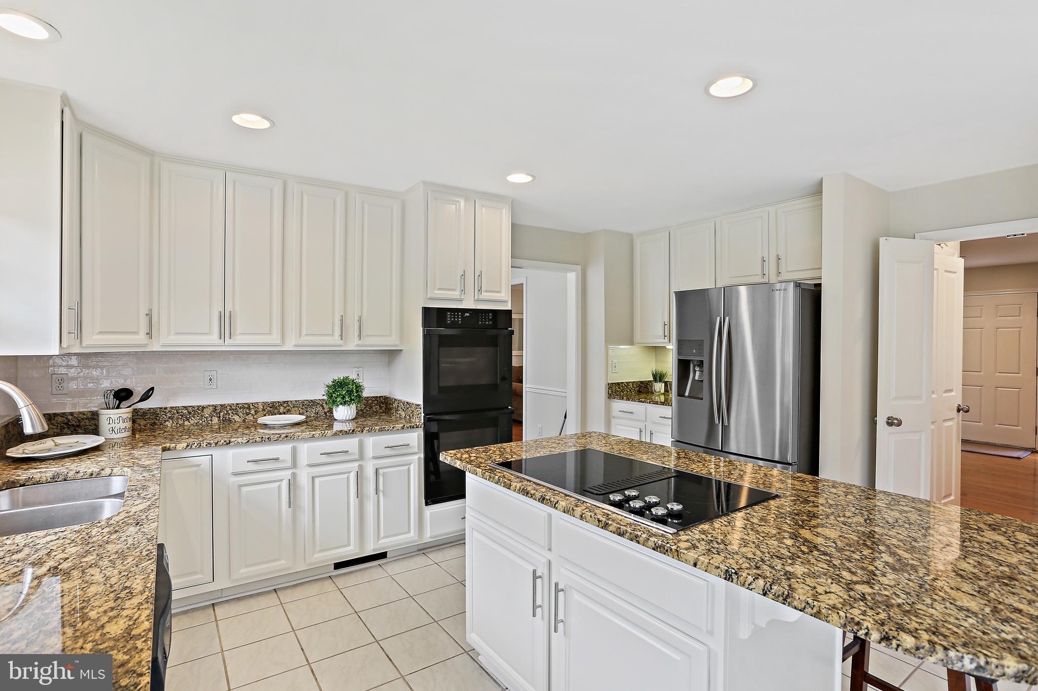 VILLAGE OF RIVER HILL - Residential