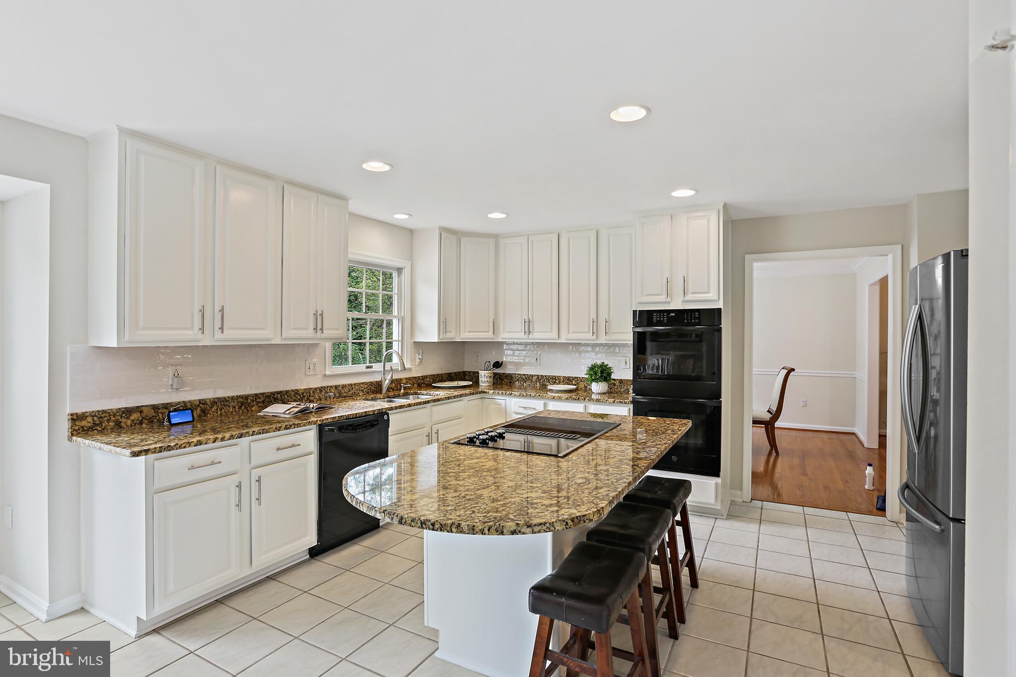 VILLAGE OF RIVER HILL - Residential