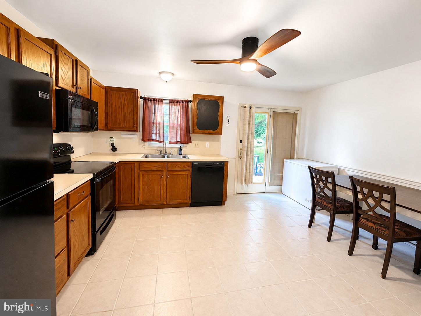 279 RADIO ROAD