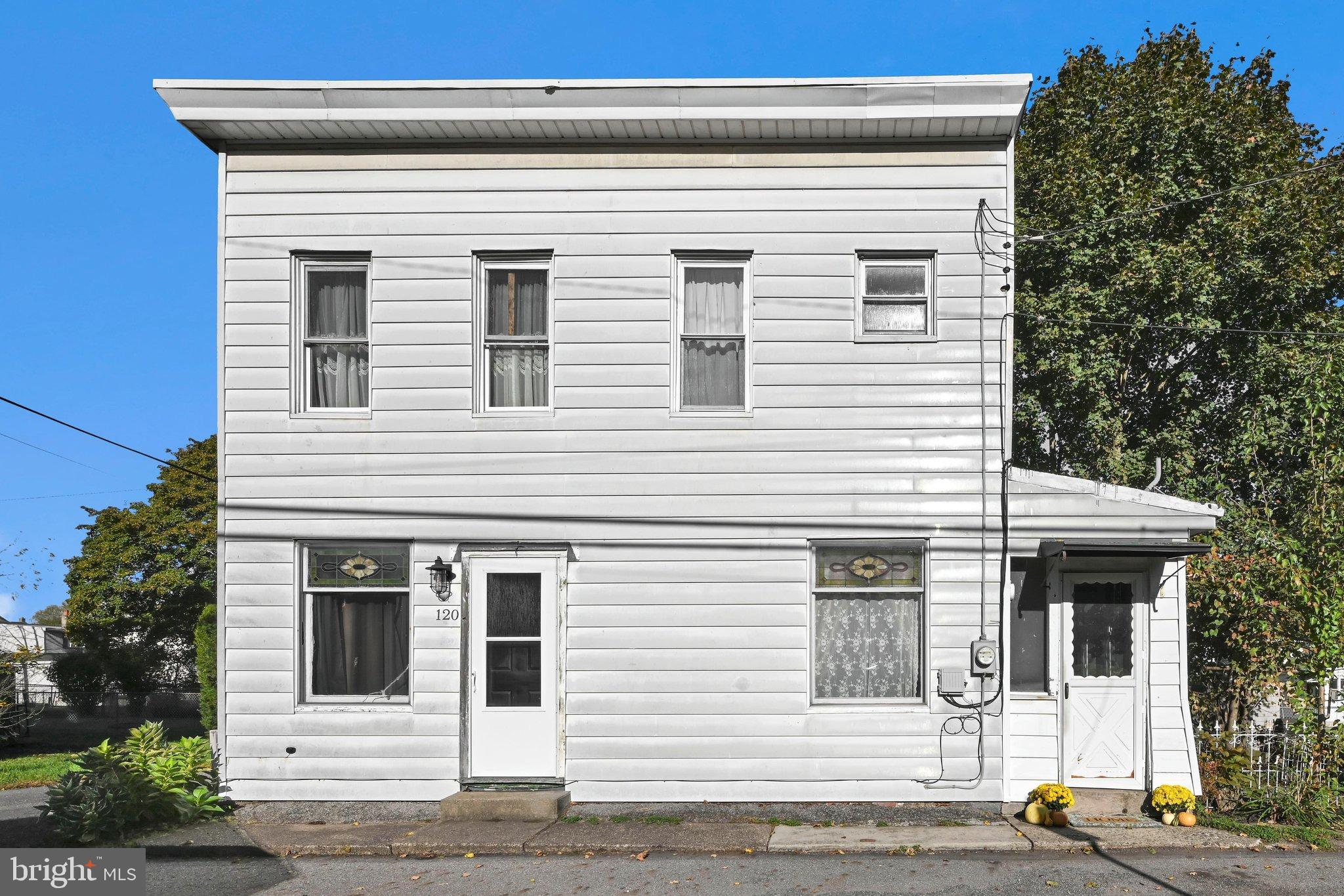 120 E ELM STREET