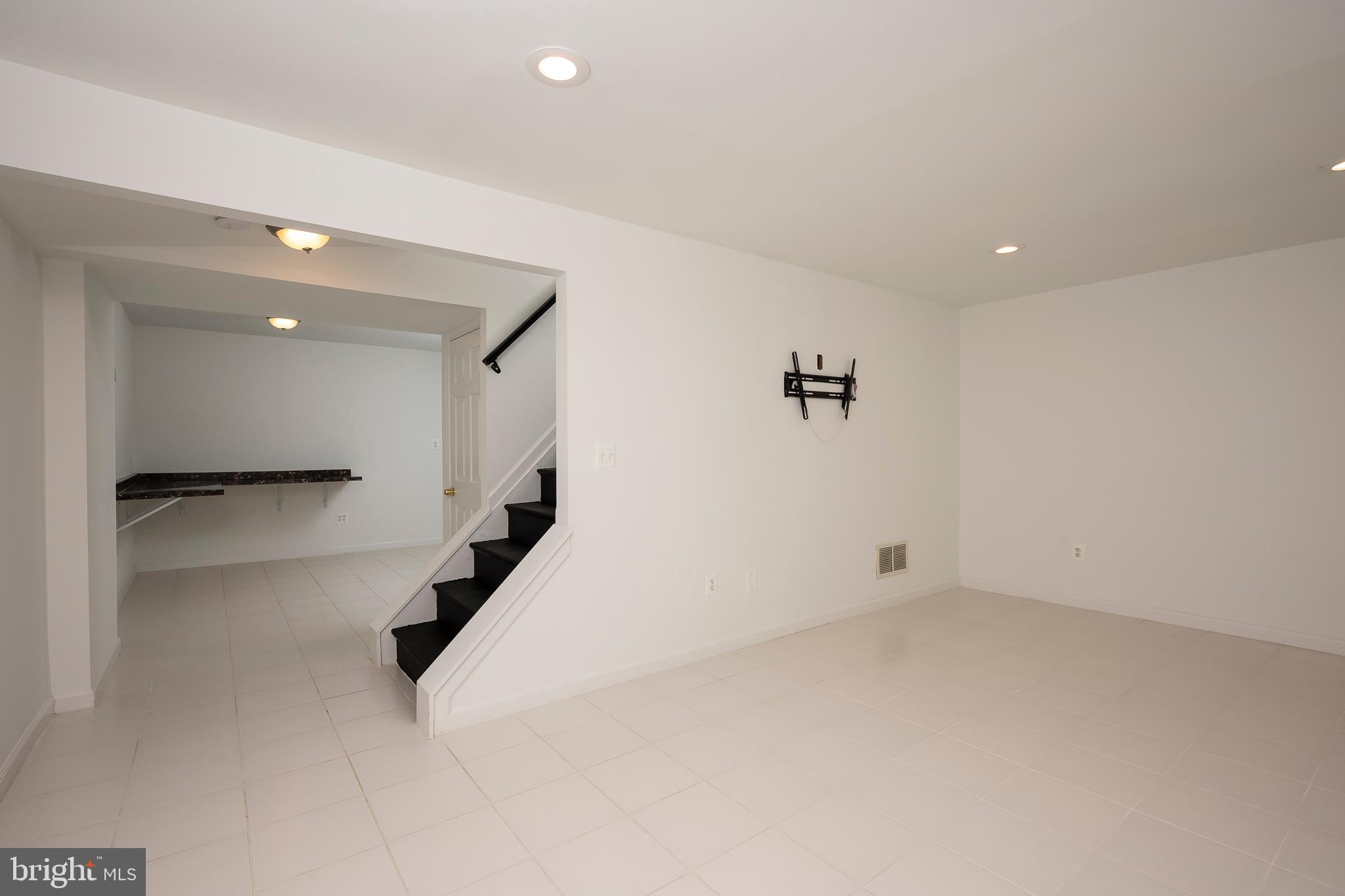 CROFTON SQUARE - Residential